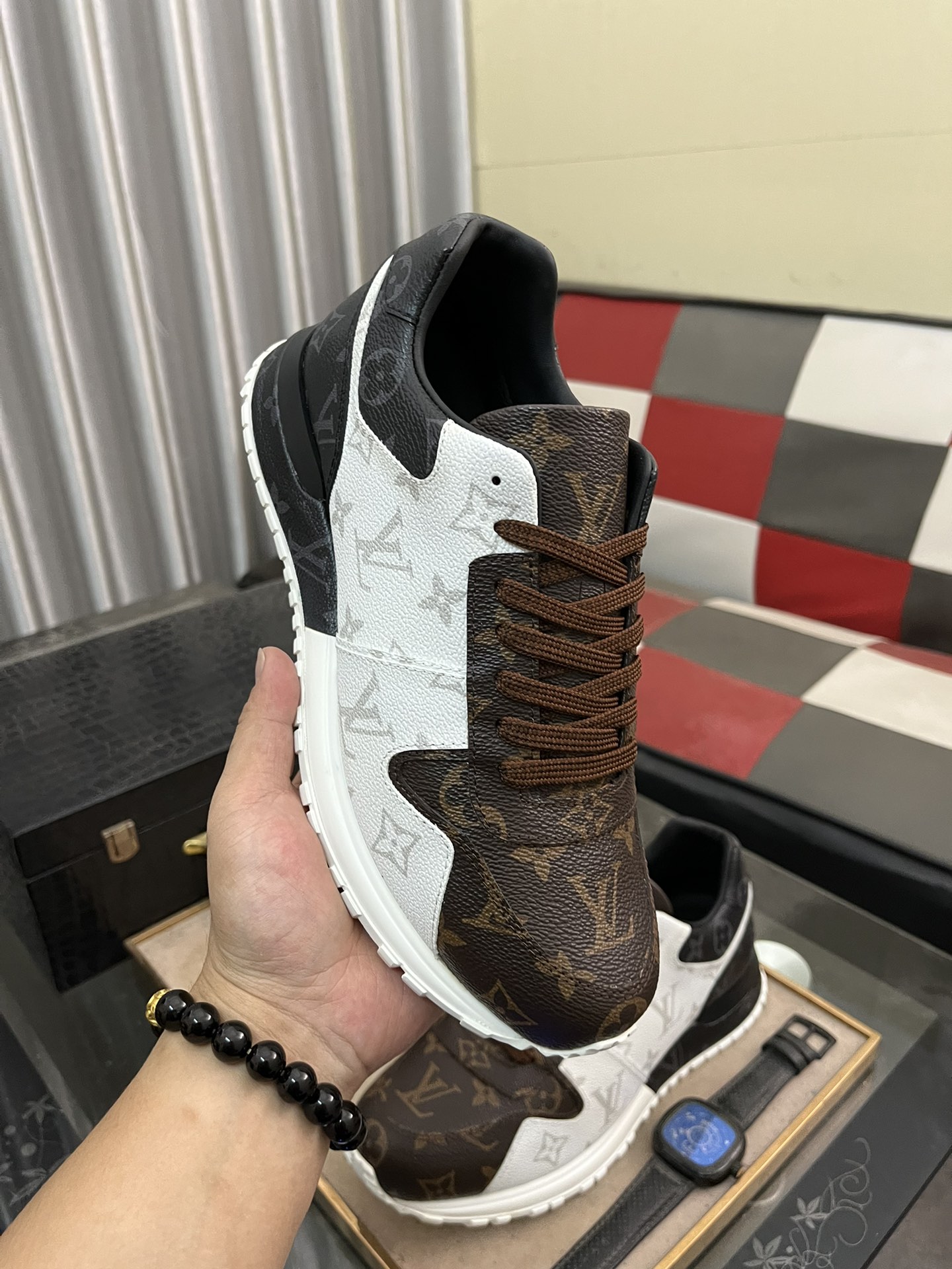 LV Louis vuitton Run Away