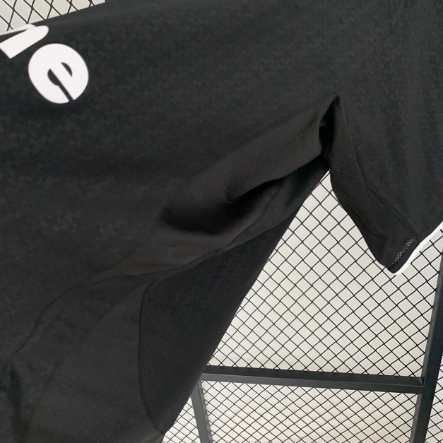 03/04 Manchester United Retro Away  (Fans Edition)