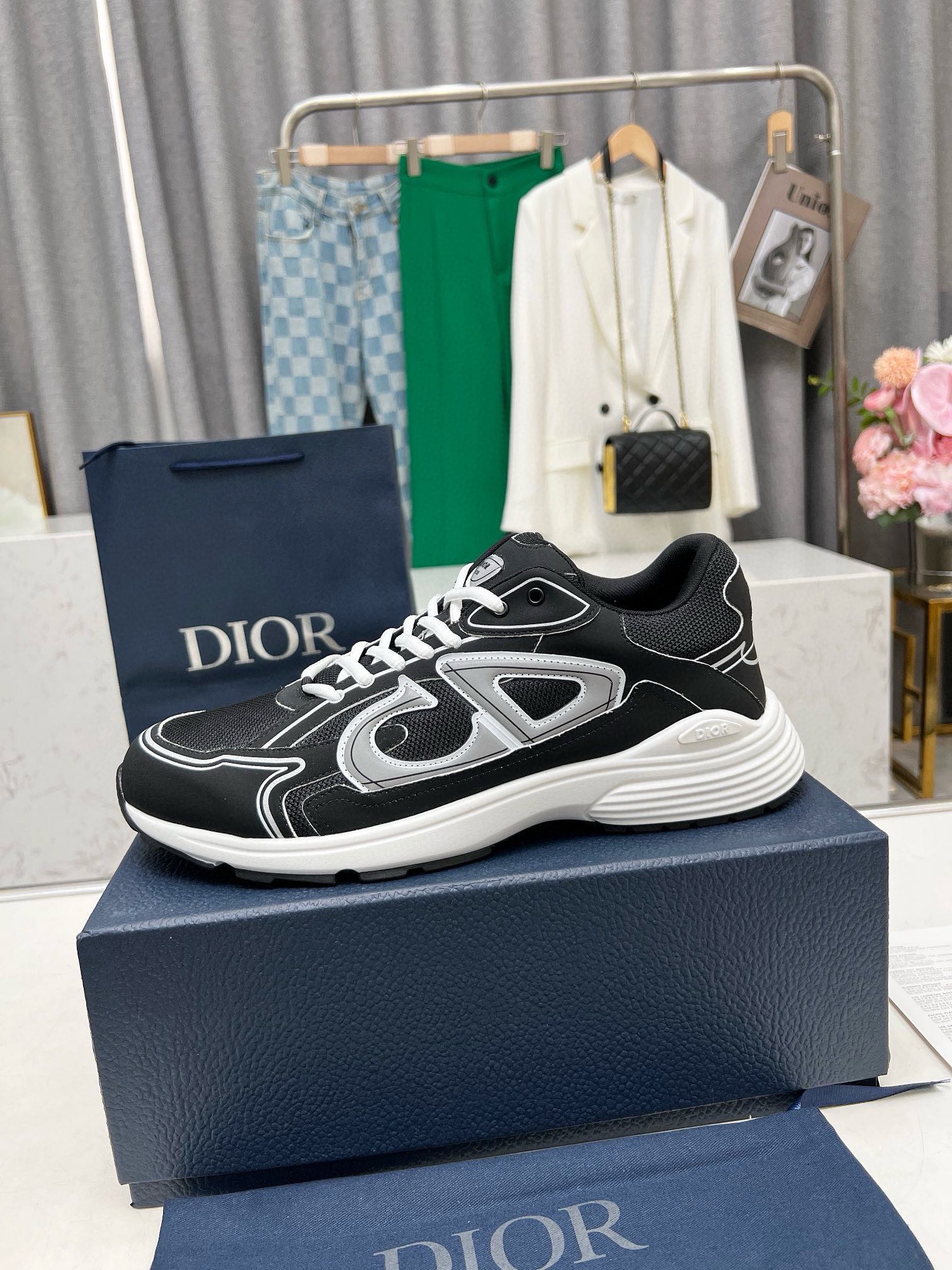 Christian Dior B30
