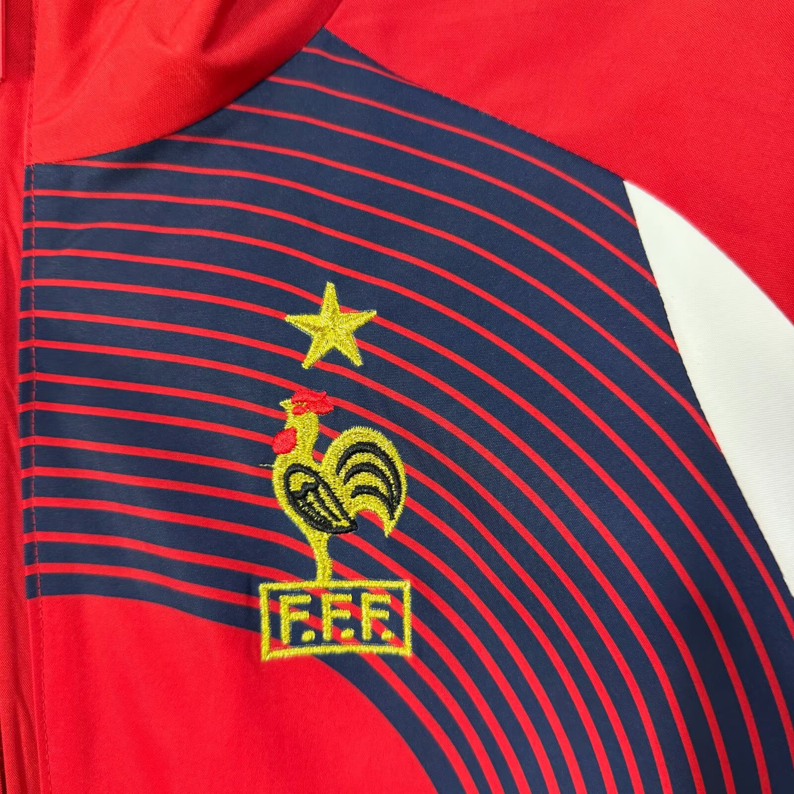 05/06 France Retro Windbreaker -  red