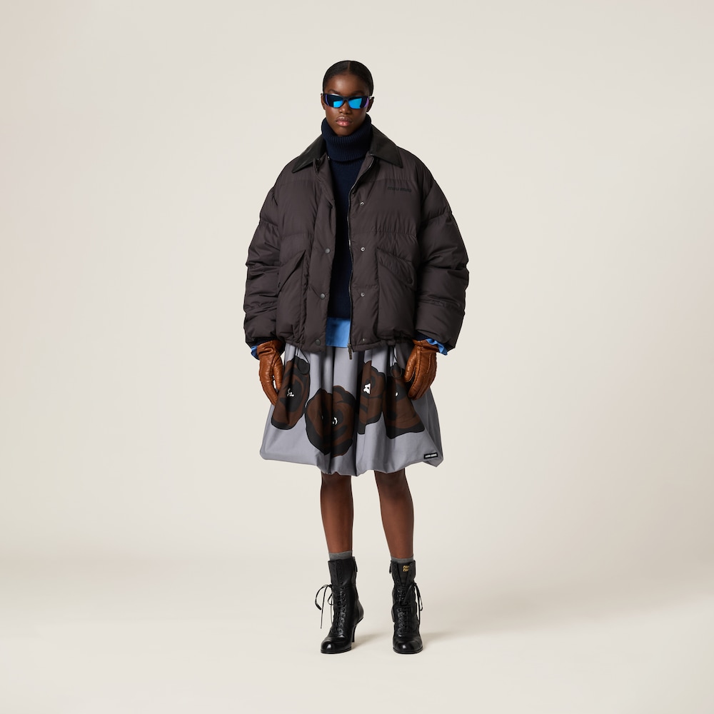 Technical pongé cropped down jacket