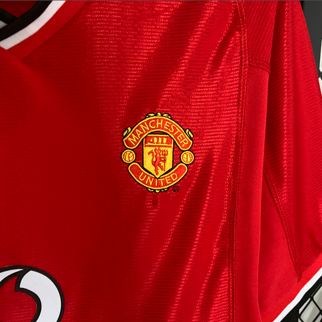 00/02 Manchester United  Home  Retro football  soccer  jersey