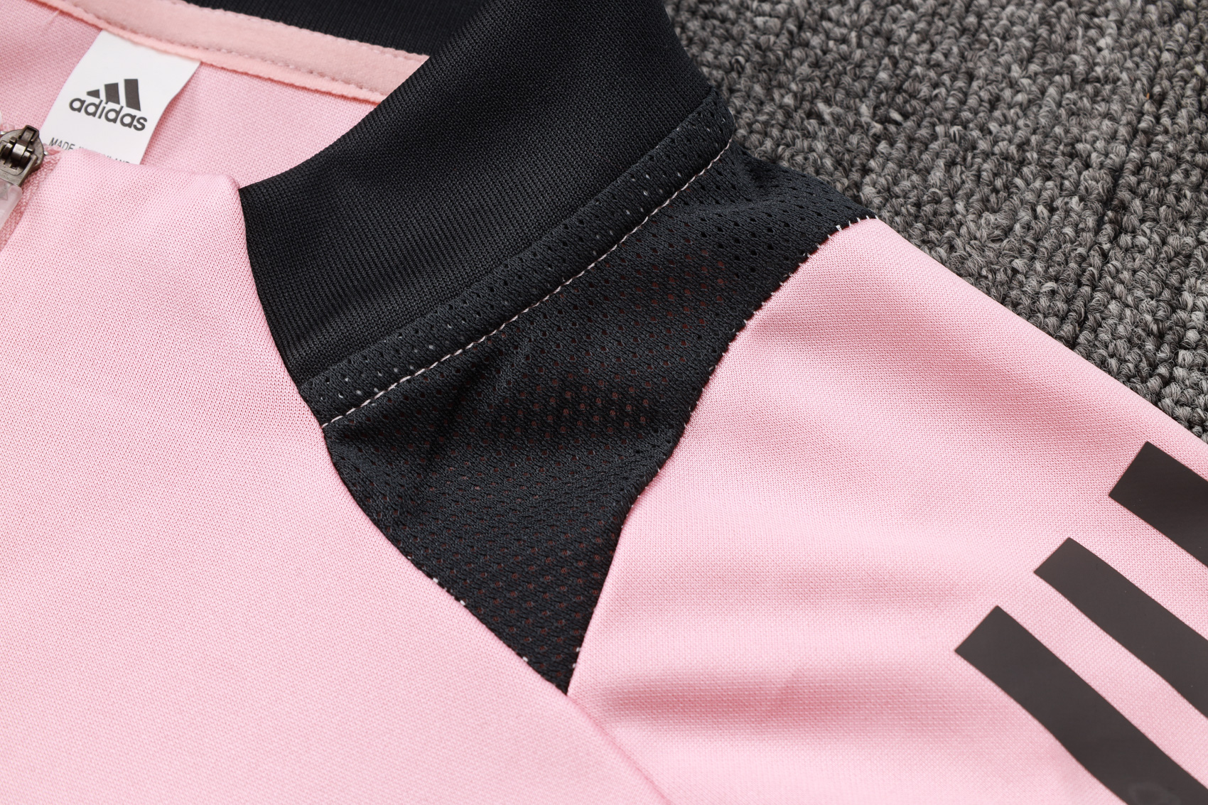 2024/2025 Real Madrid Pink Adult Half Zip Training Kit (Adult Kit)