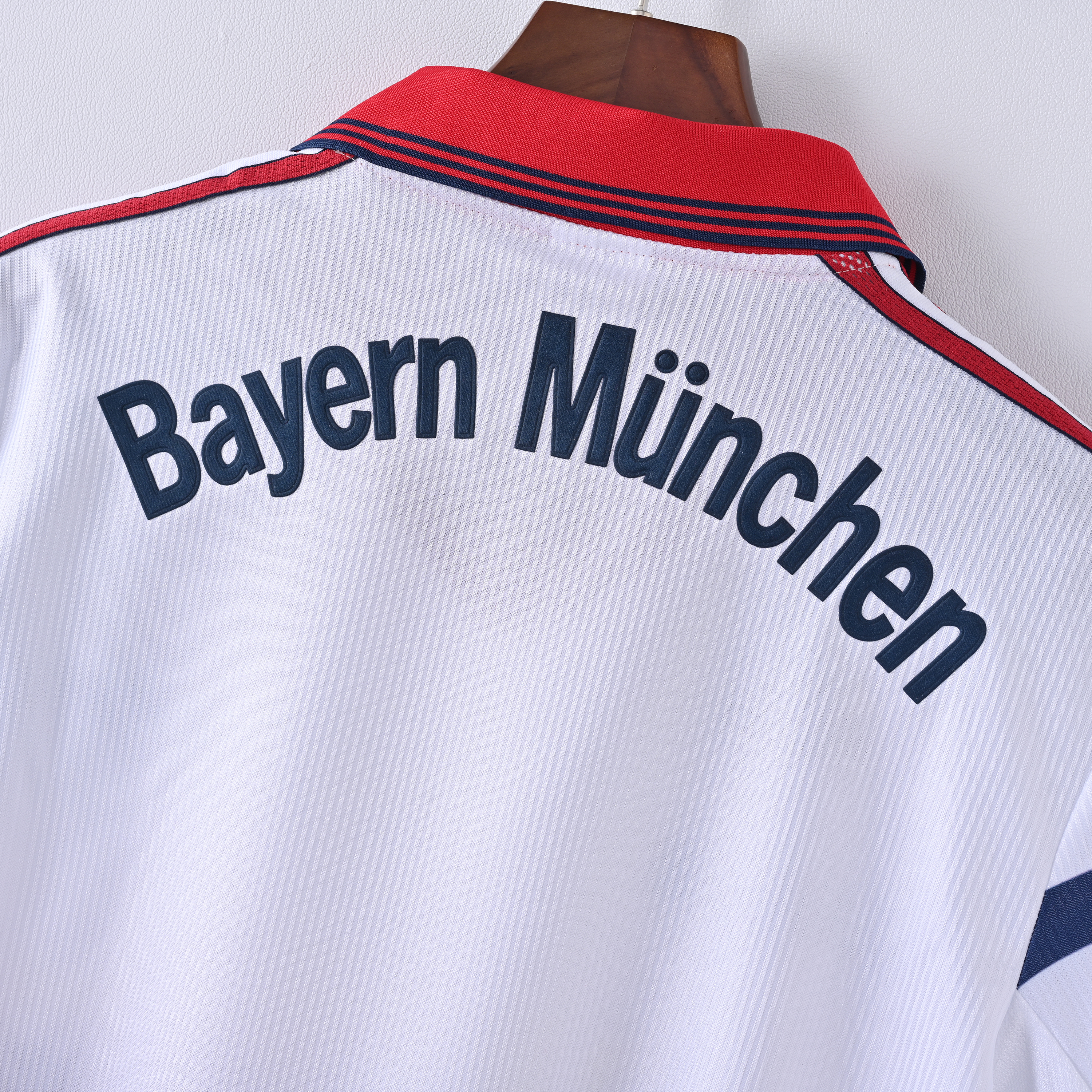1998/2000 Bayern Munich Away Retro Football Shirt