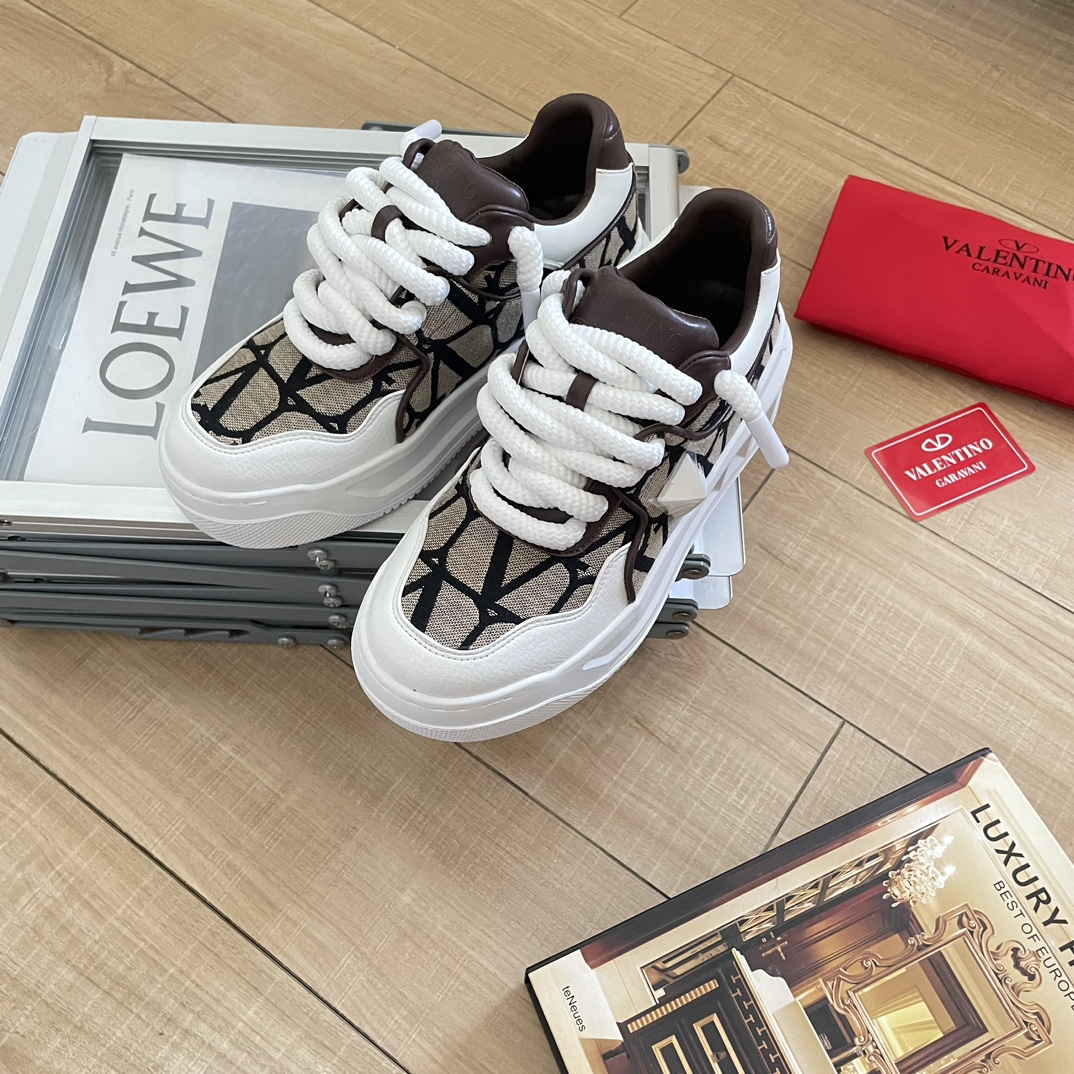 Valentino Garavani One Stud XL