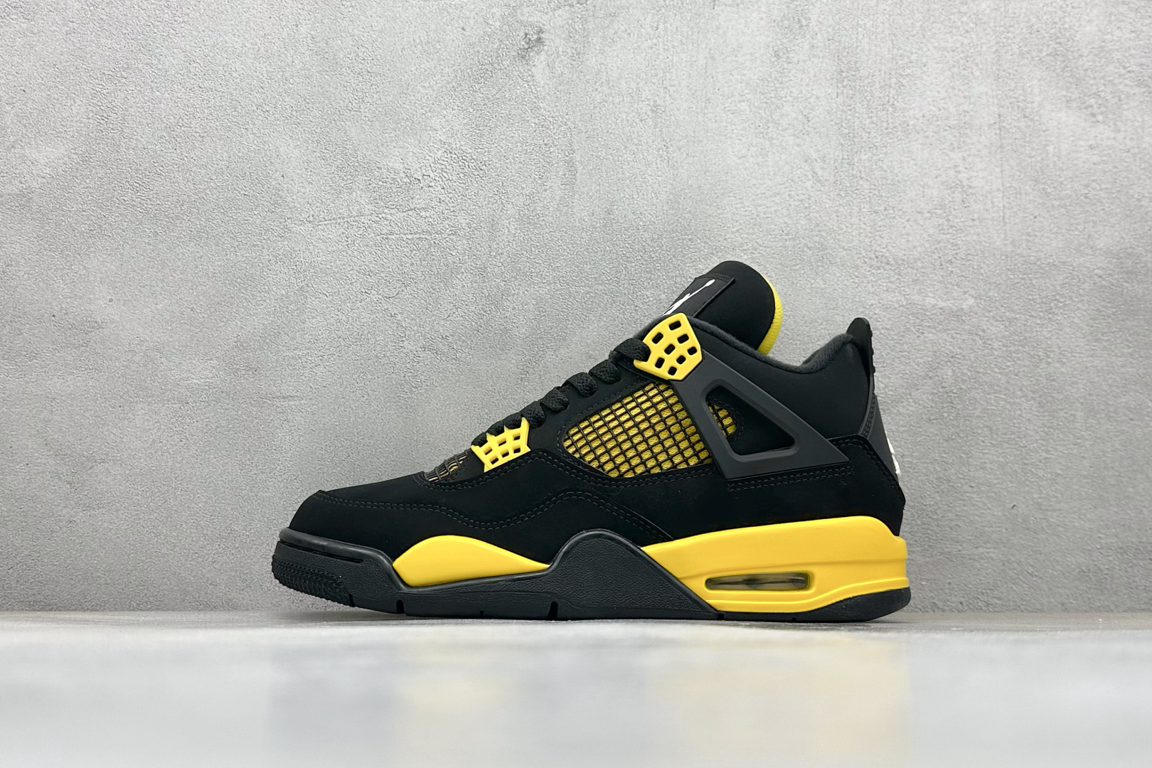 Nike Air Jordan AJ4