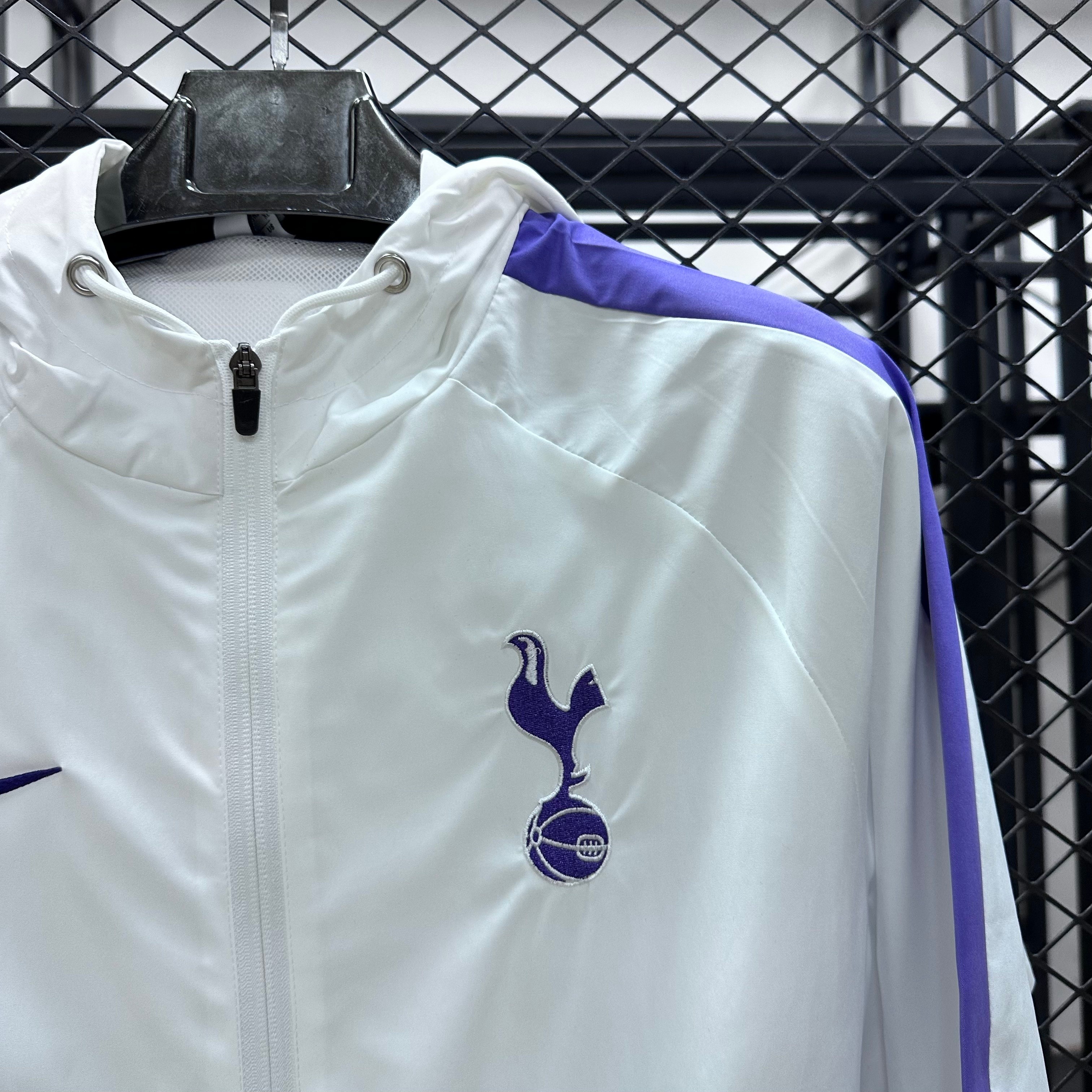 2025/2026 R Tottenham Hotspur long-sleeved hooded football windbreaker
