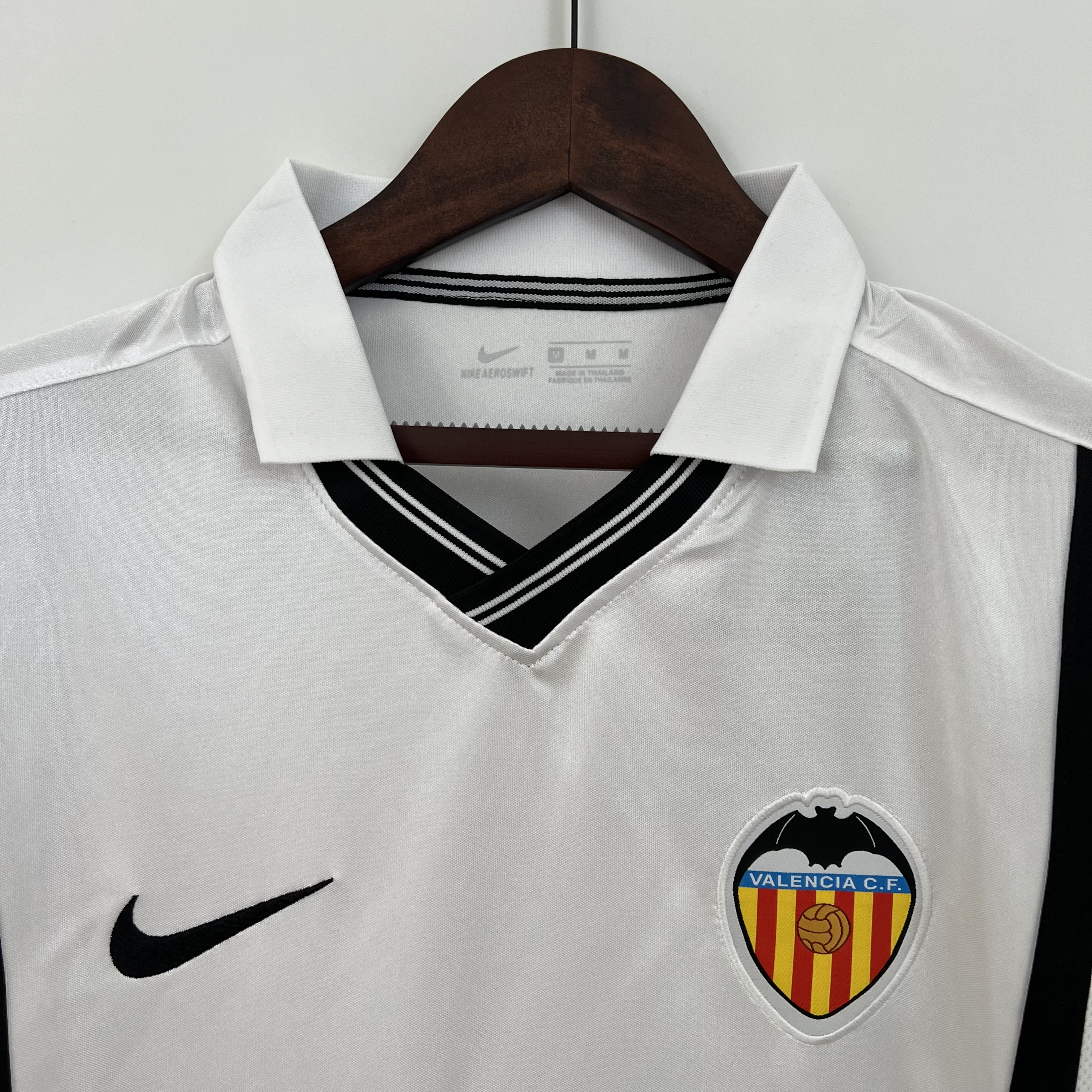 2000/2001 Valencia Home Retro Football Shirt