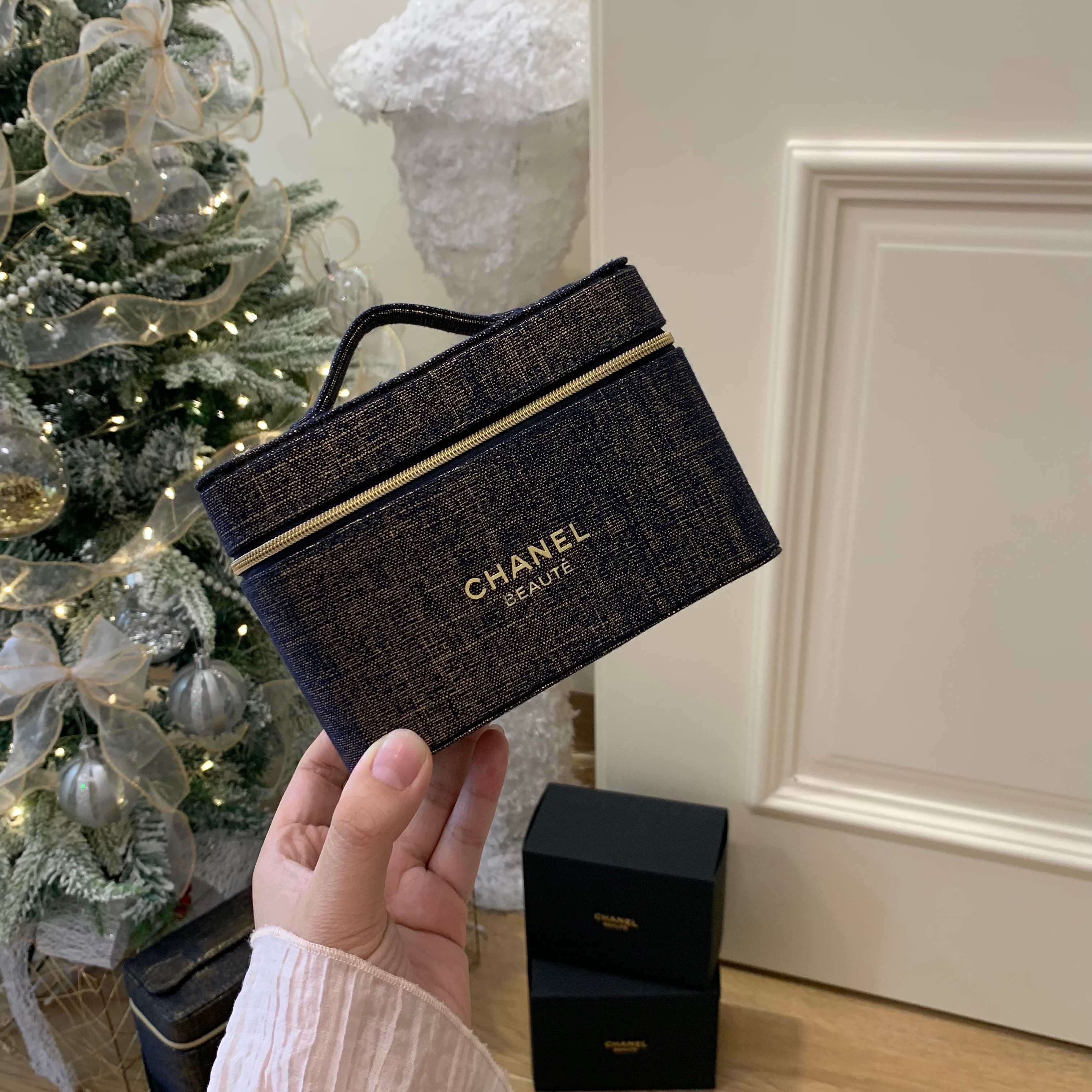 Chane design shimmering makeup box