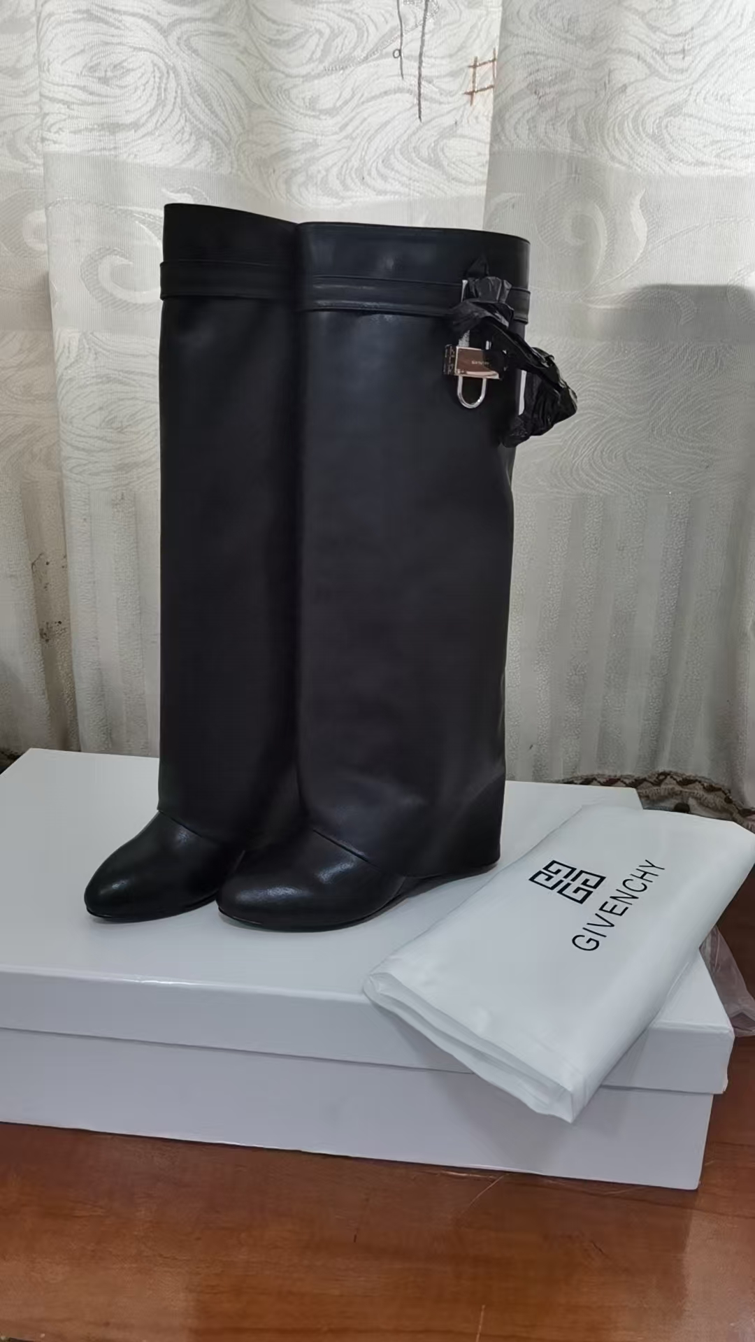 Givench Design Hot-style Fashion Boots Genuine leather high quality Clearance sale