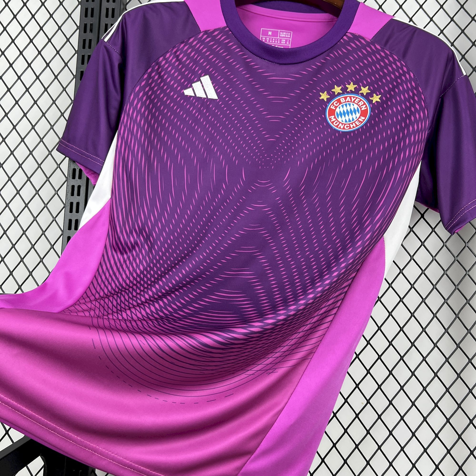 2025/2026 Bayern Munich Goalkeeper Football Jersey (Fan Edition)