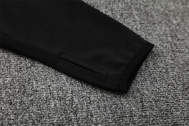 2025/2026 Liverpool Black Adult Half Zip Training Suit (Adult Kit)