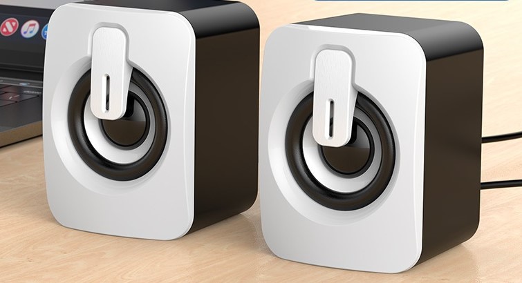 USB Powered Mini PC Speakers, 7 RGB Lighting Modes, Enhanced Bass Stereo Desktop Speakers, Wired Computer Speakers for Laptop, Desktop PC, Gaming & Office