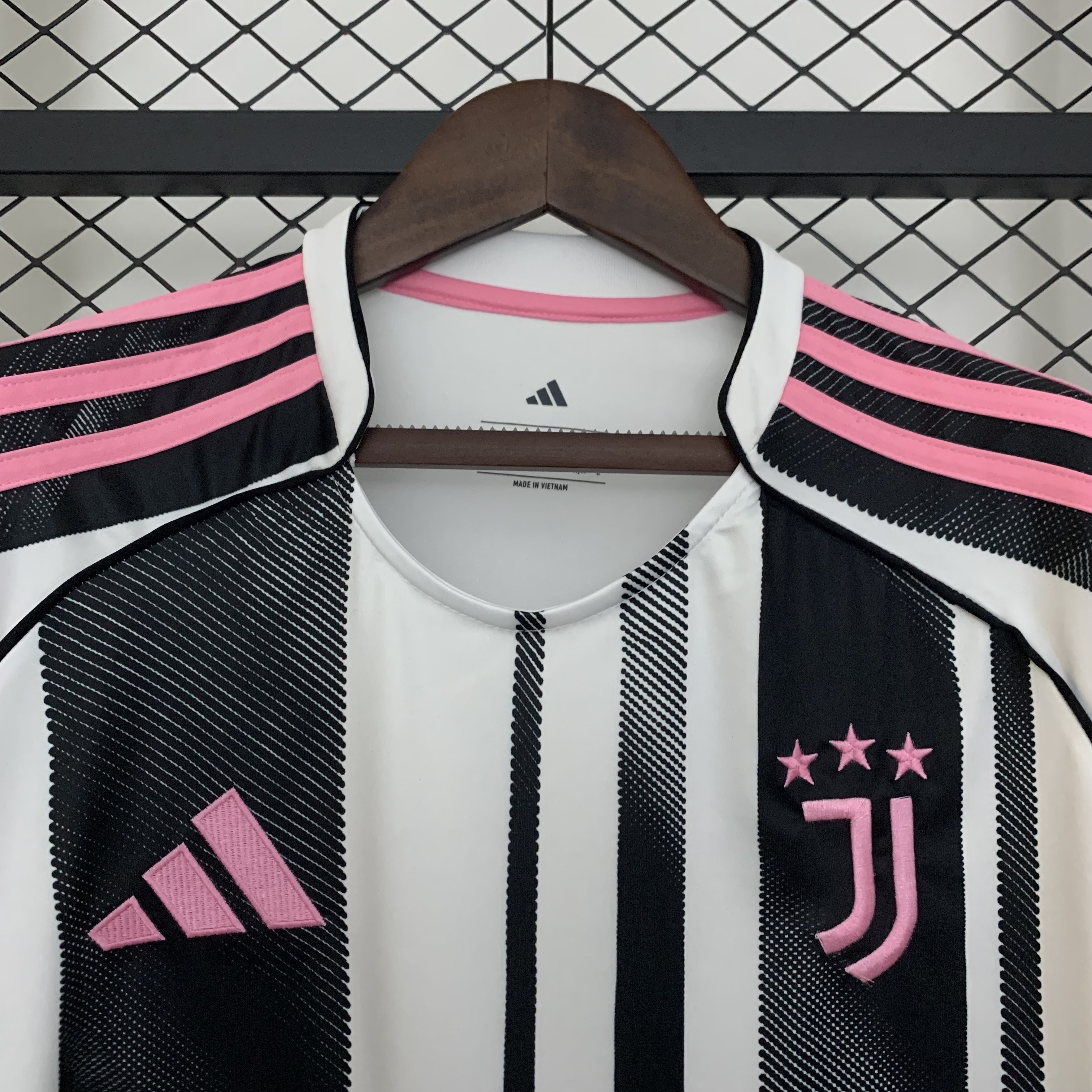 2025/2026 Juventus Home Football Shirt (FANS)