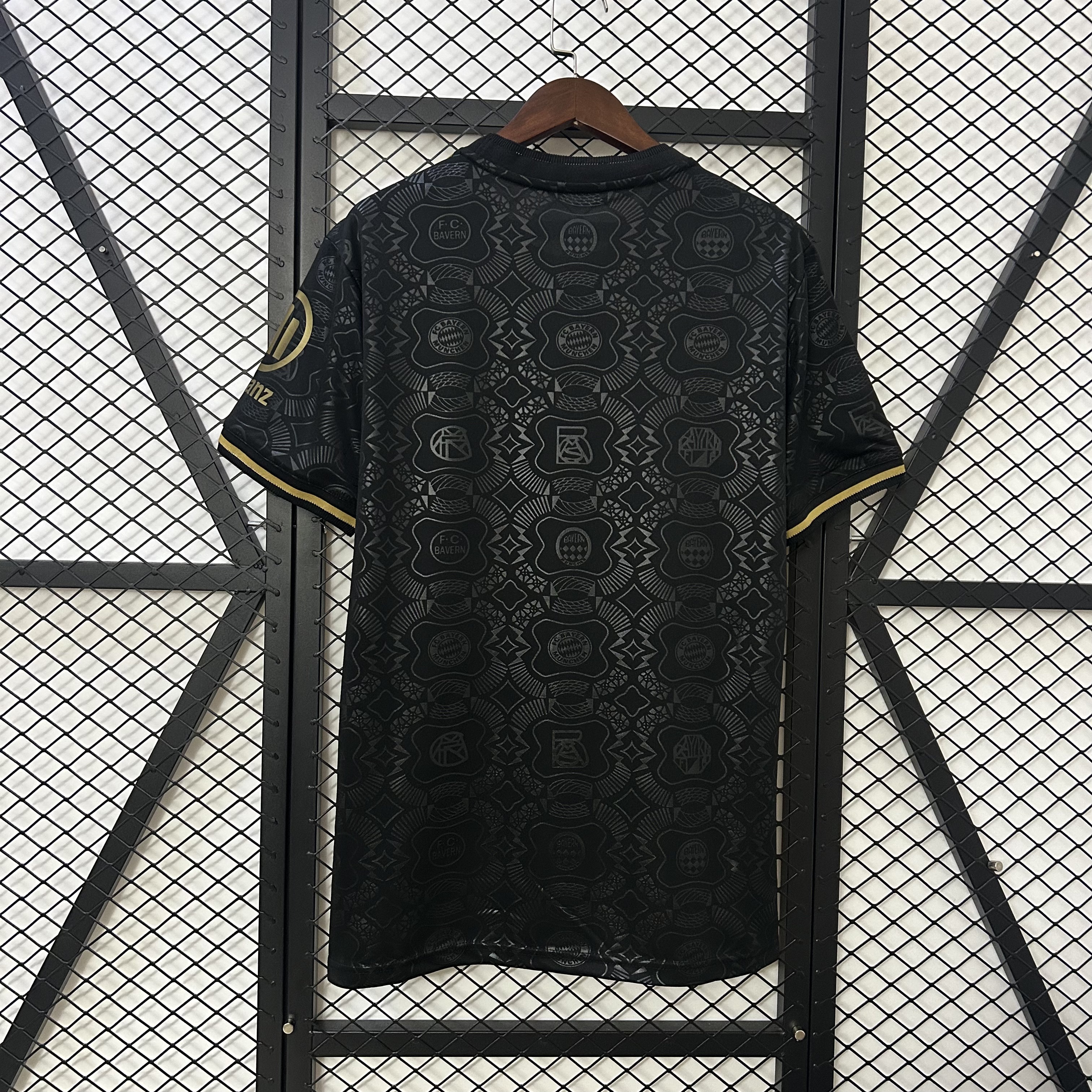 2025/2026 FC Bayern Munich 125th Anniversary Football Shirt (Fan Edition)