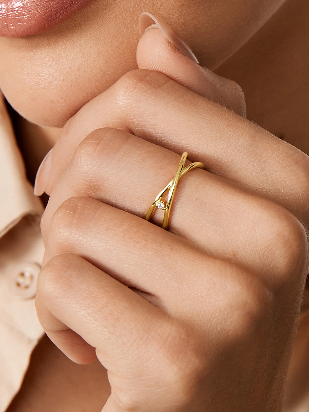 Overlapping Crystal Statement Ring