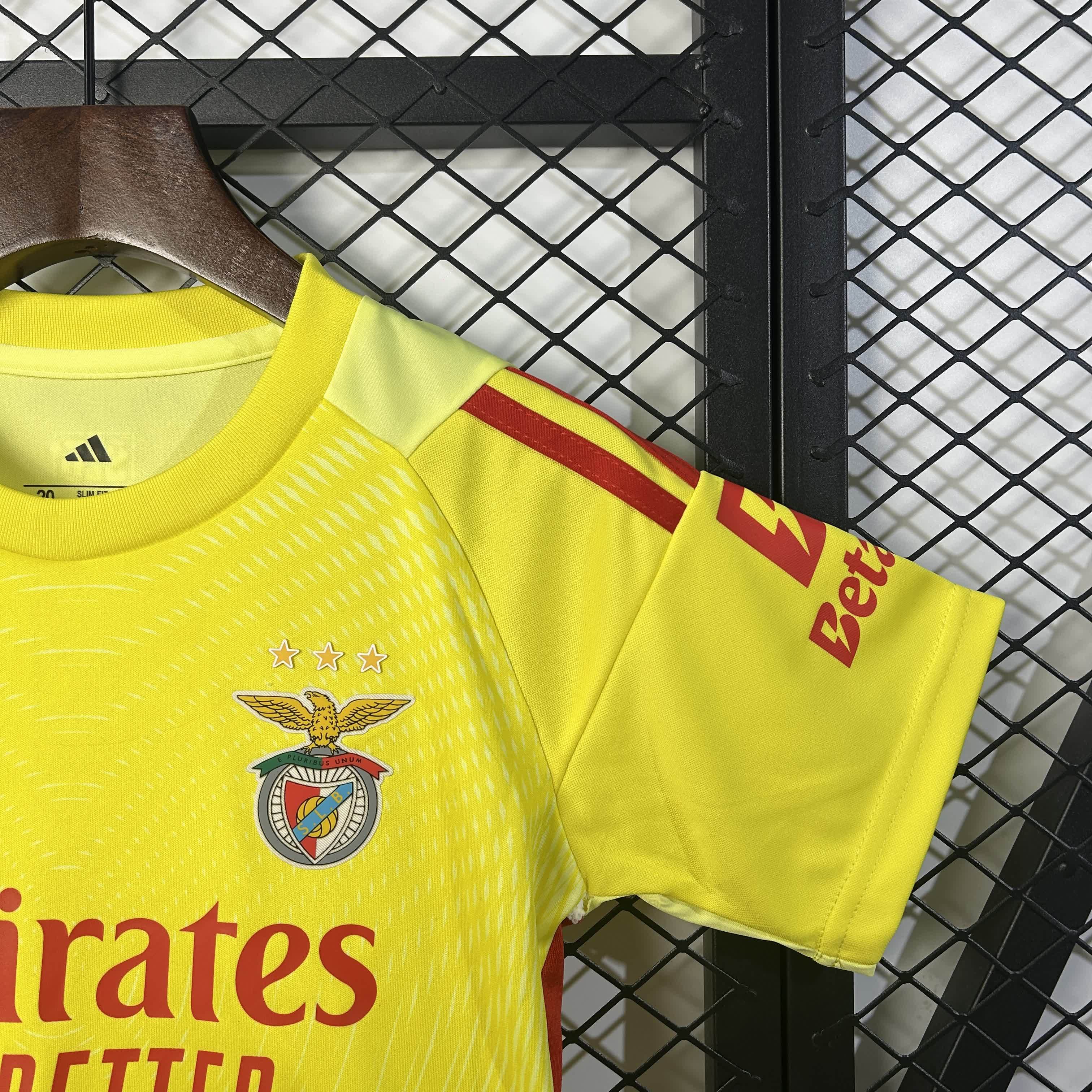 2025/2026 Benfica goalkeeper Football Shirt（Kids Kit socks）