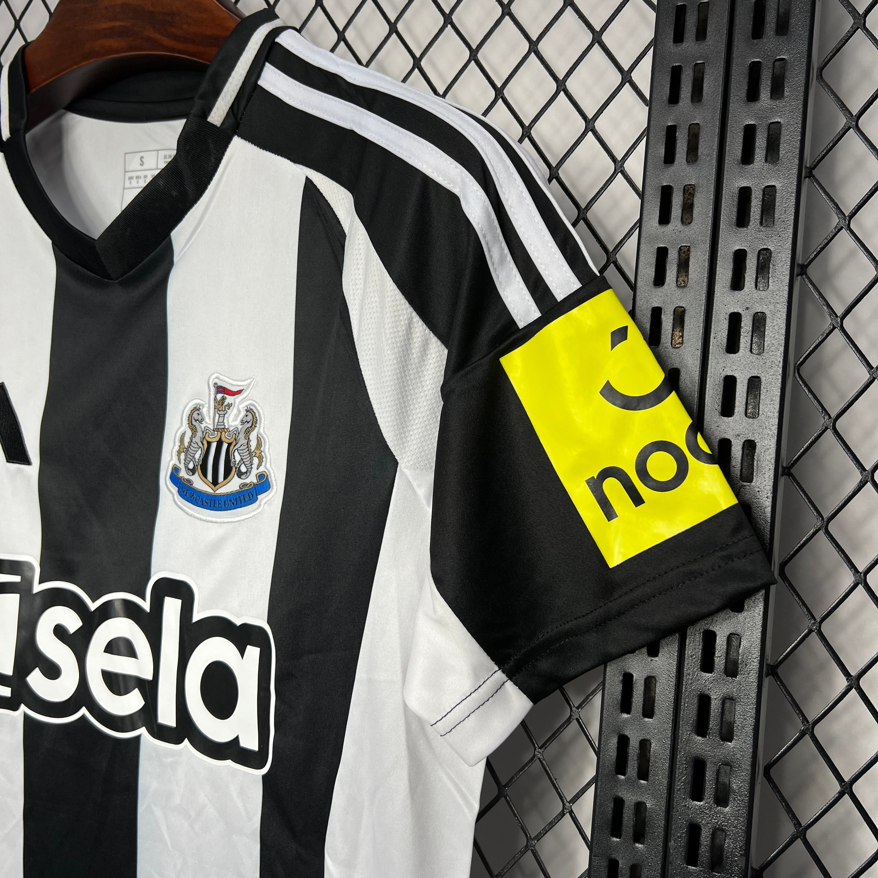 2024/2025 Newcastle United Home Football Shirt （Fans）