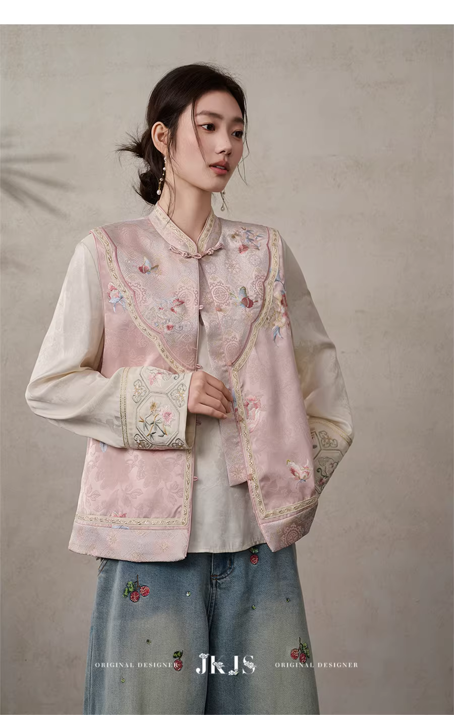 新中式国风盘扣马甲外套立领中式马夹女时髦洋气