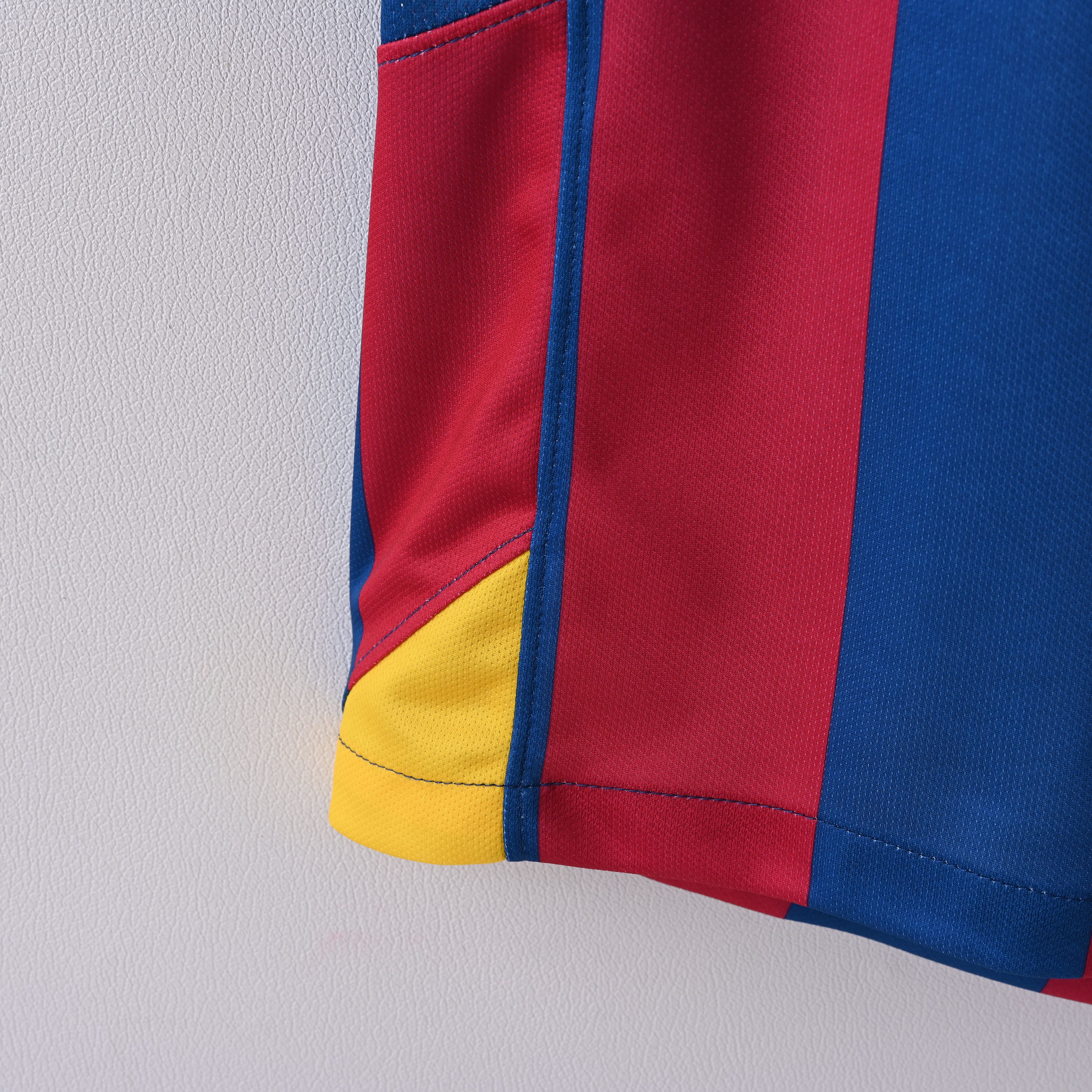 2005/2006 Barcelona Home Retro Football Shirt