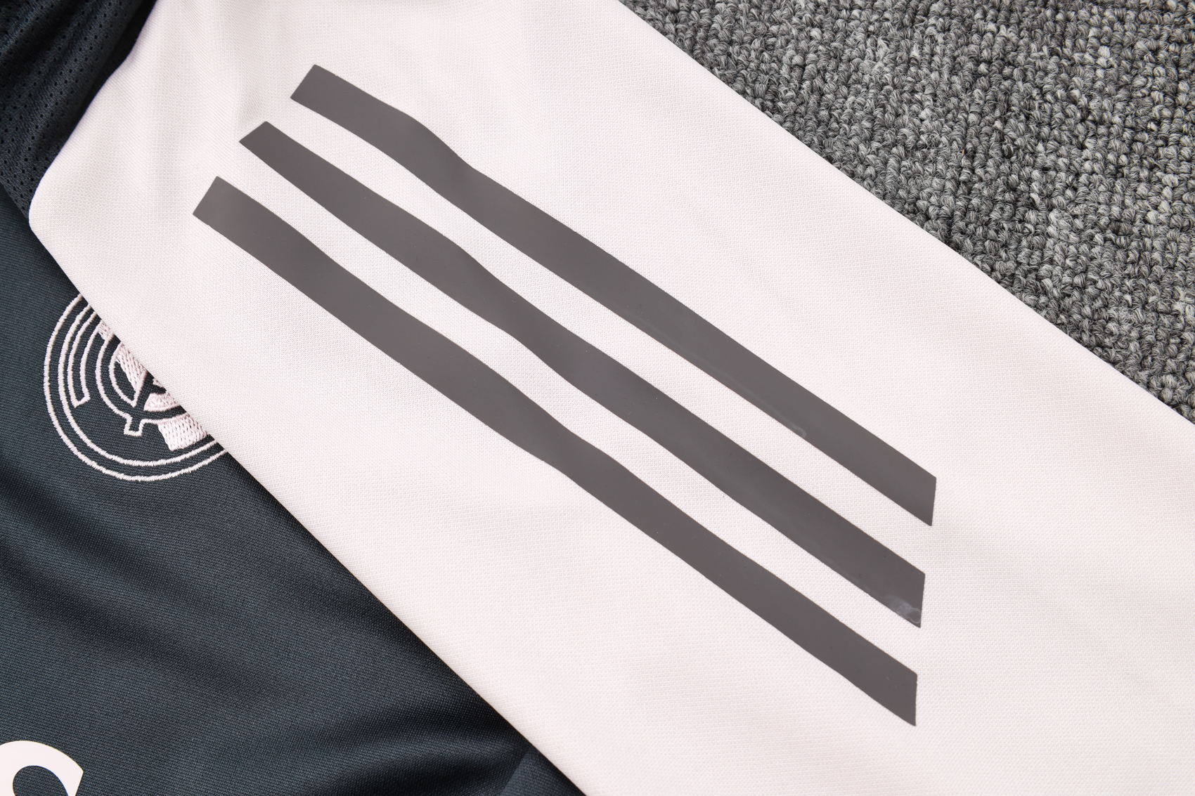 2024/2025 Real Madrid Grey Adult Half Zip Training Kit (Adult Kit)