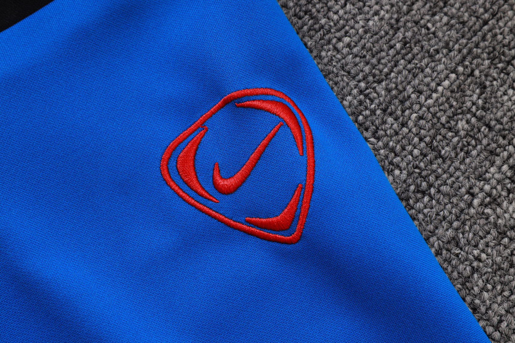 2025/2026 Paris Saint-Germain Adults' Full-Zip Training Kits (Adult Kit)