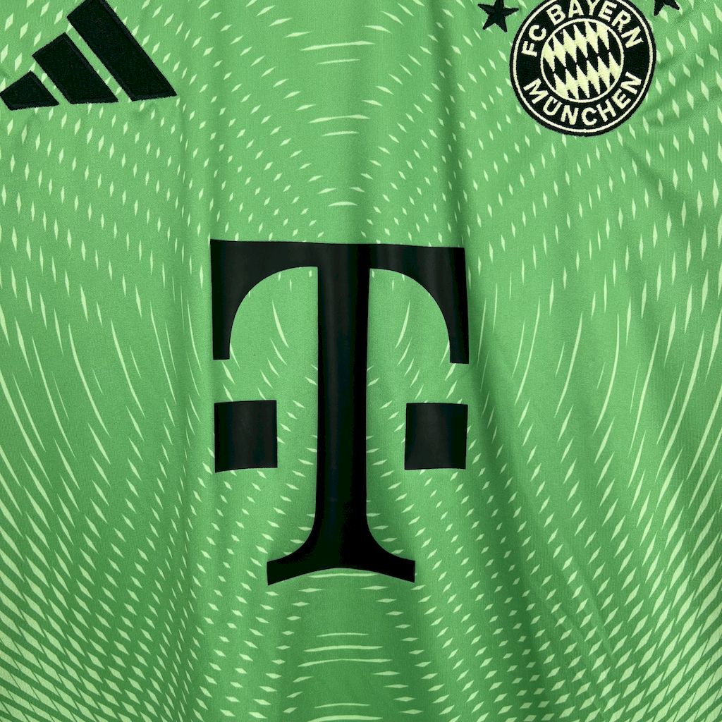 2025/2026 Bayern Munich Goalkeeper Green Football Shirt (Fan Edition)