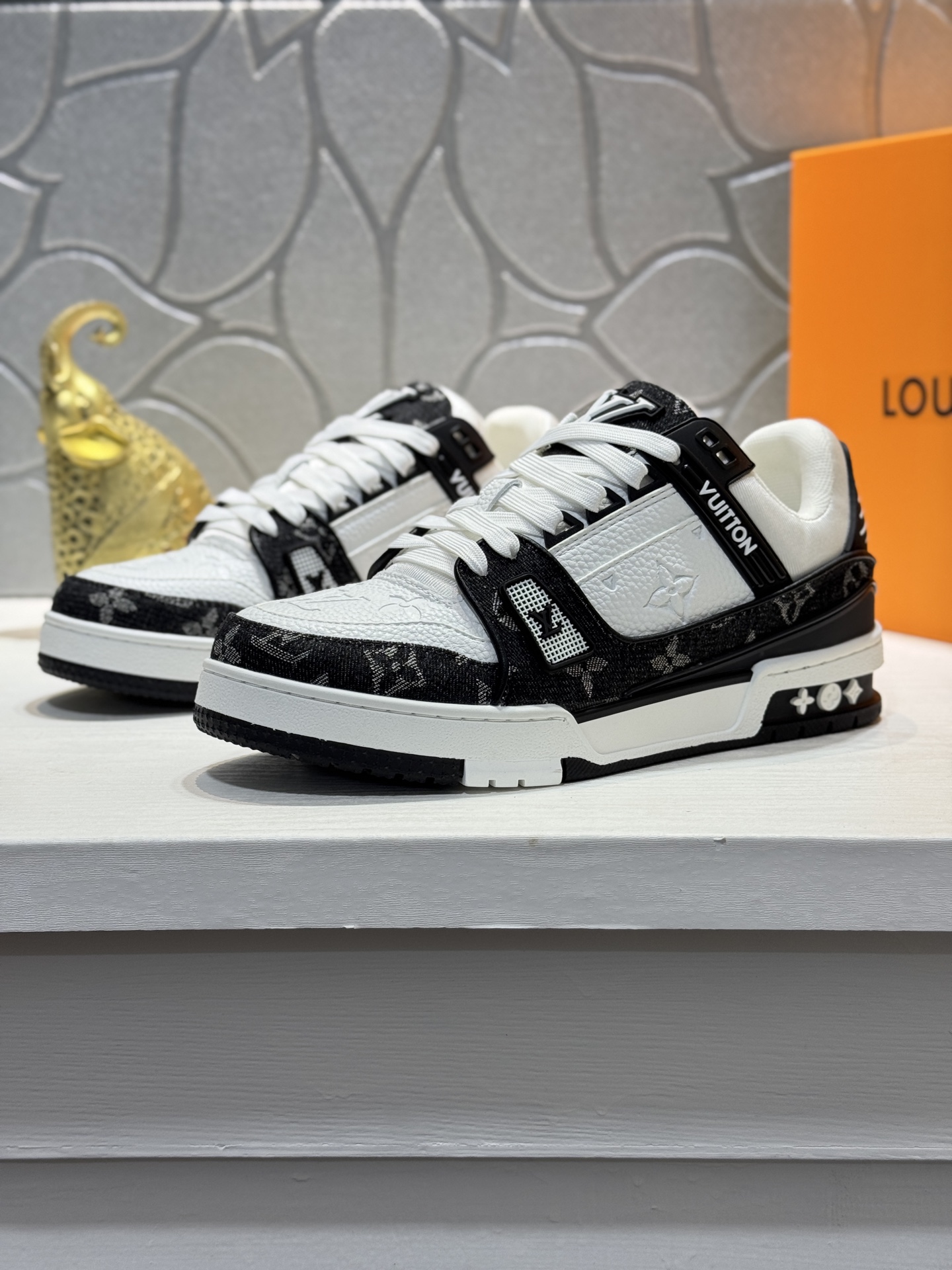 LV Louis vuitton Trainer Sneaker Low Virgil Abloh Monogram