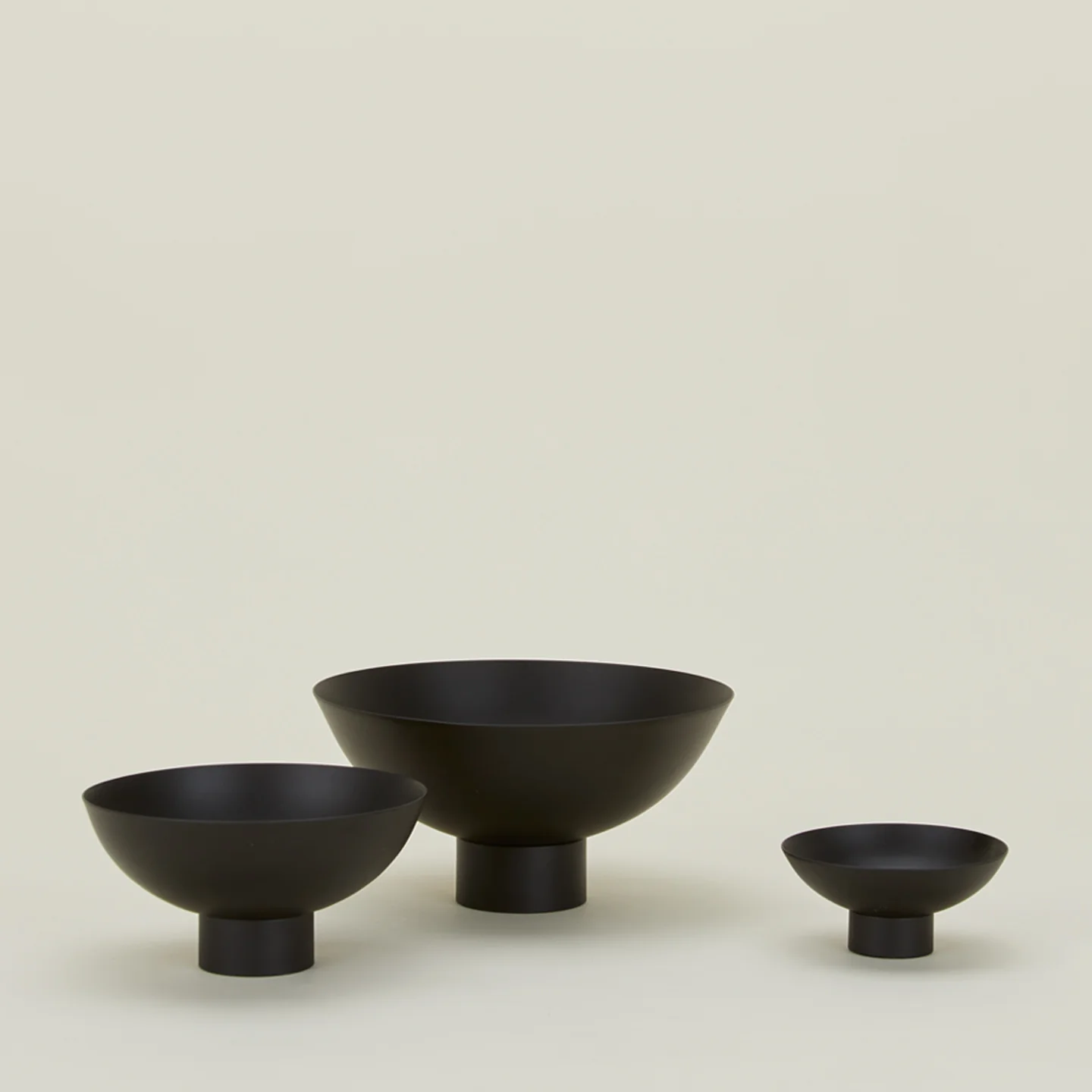 Essential Footed Bowl - Black