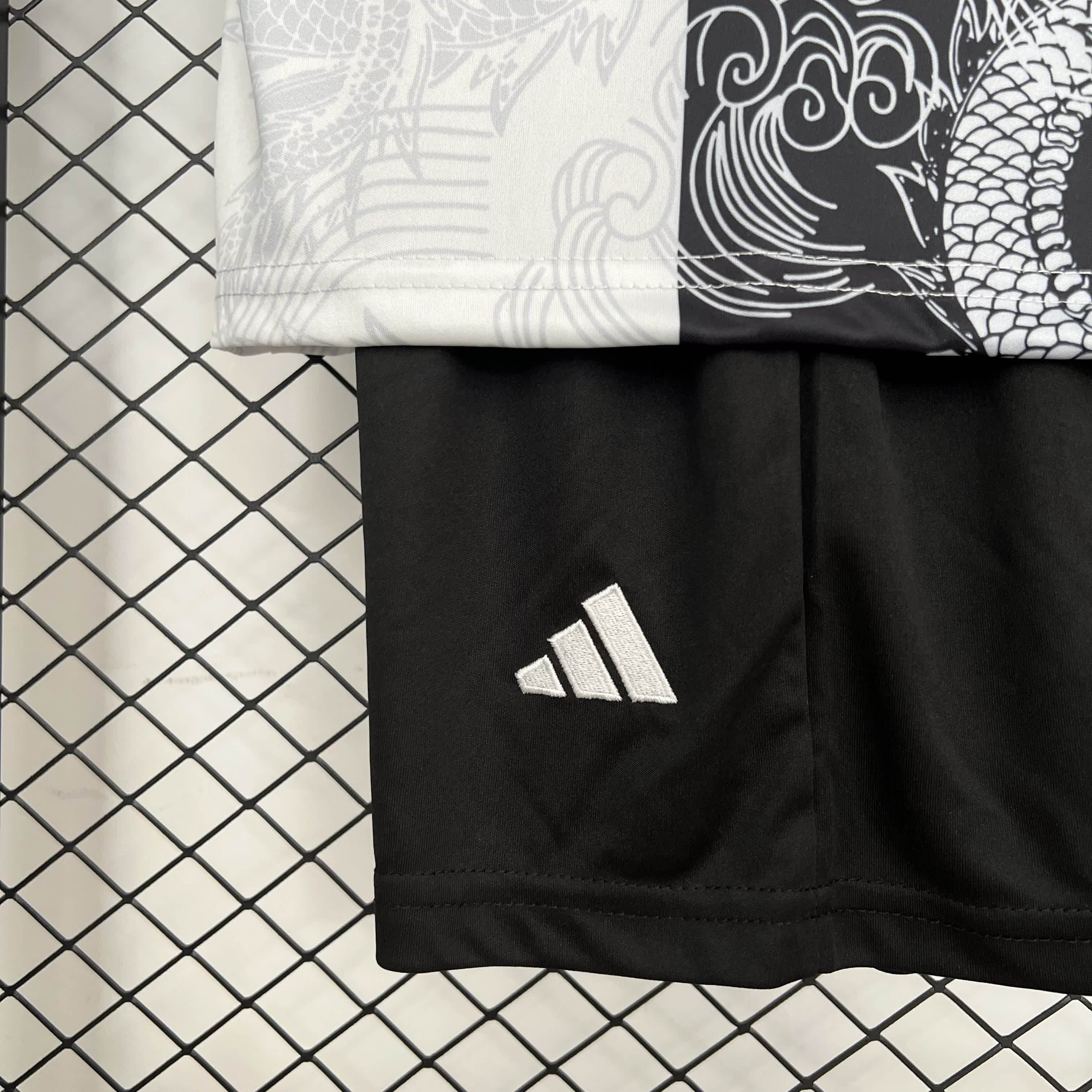 2025/2026 Real Madrid Special Edition Kids Kit (Kids Kit socks)