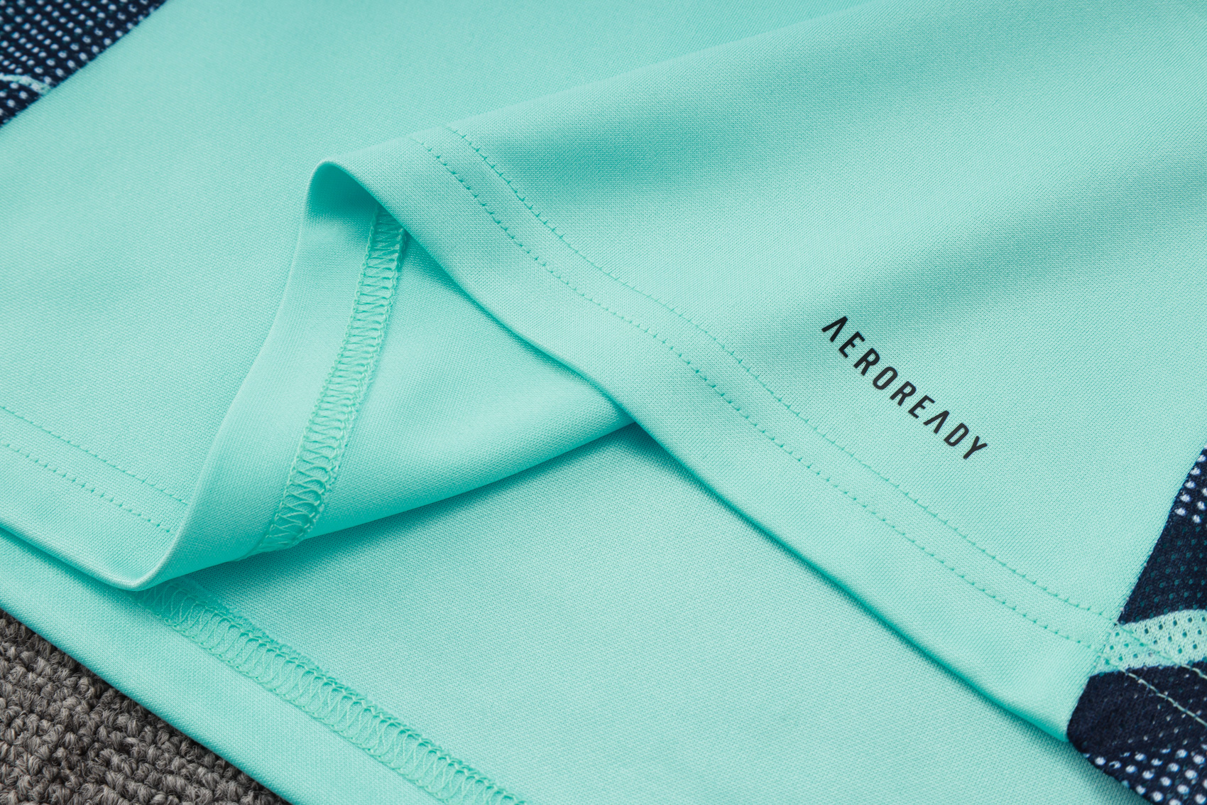 2024/2025 Real Madrid Light Green Adult Half Zip Training Kit (Adult Kit)