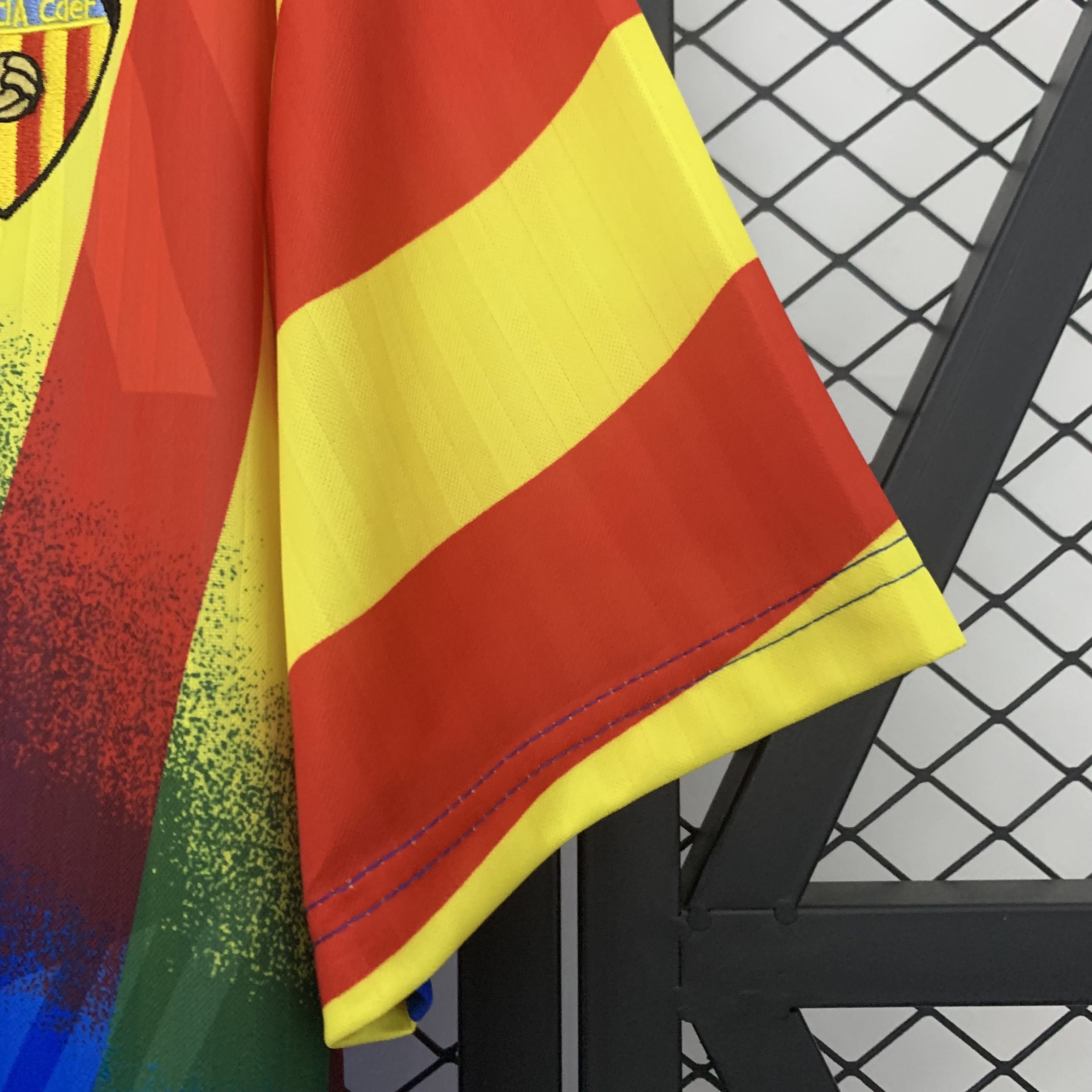 1995/1996 Valencia Away Retro Football Shirt