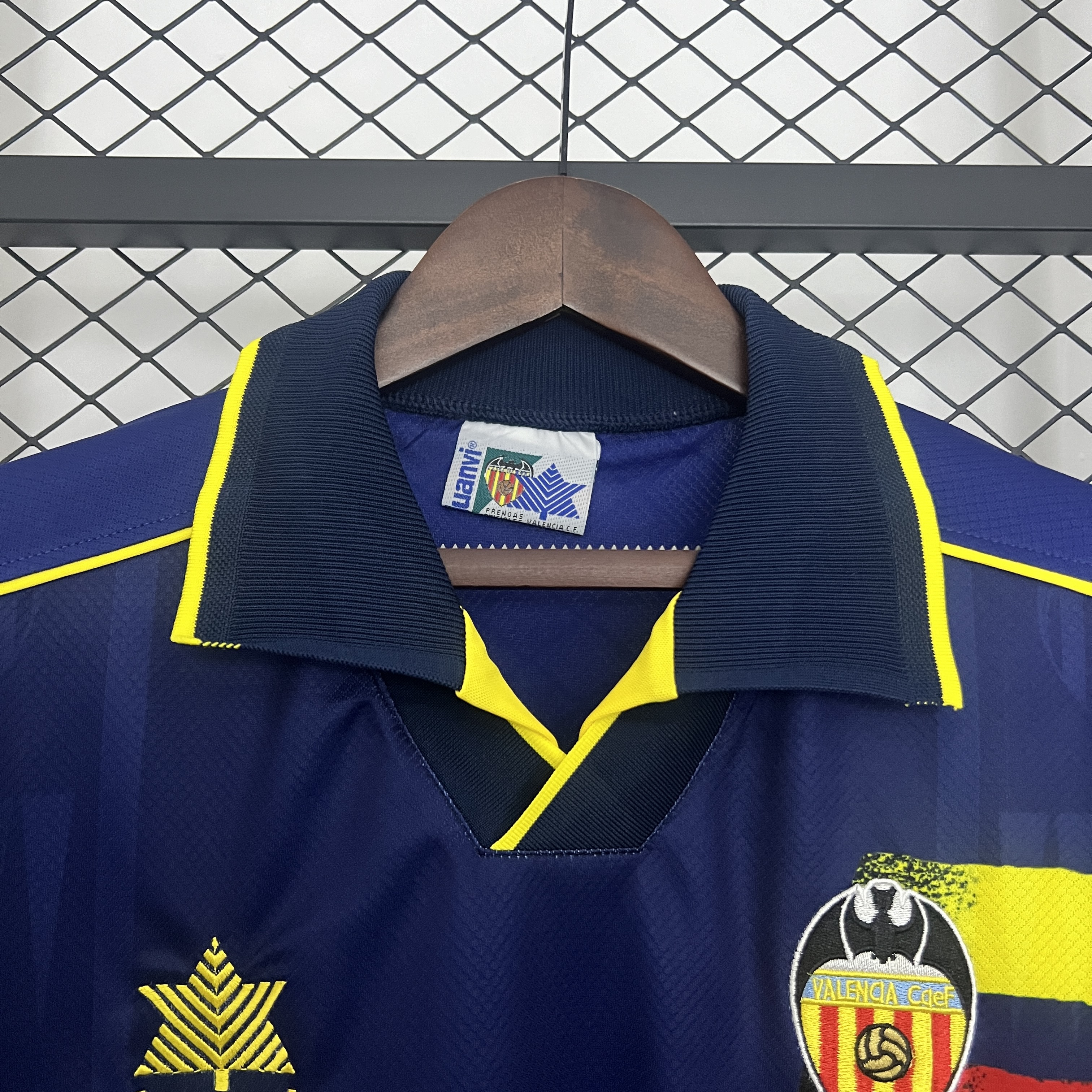 1996/1997 Valencia Away Retro Football Shirt