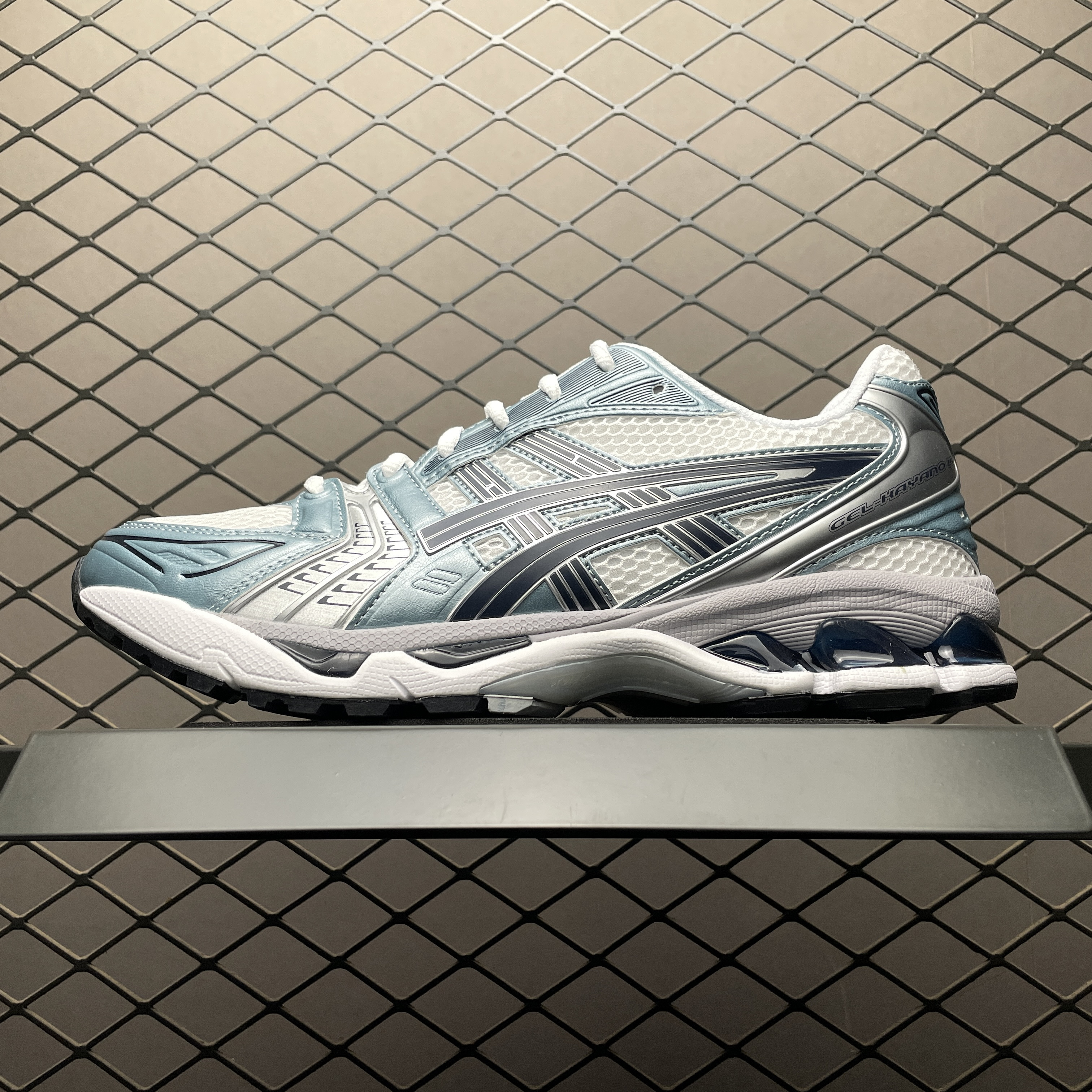 Asics GEL-Kayano 14