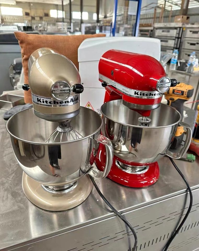 KitchenAid 5-Qt. Tilt-Head Stand Mixer KSM150PSBM Artisan Series, 5 Quart, Black Matte