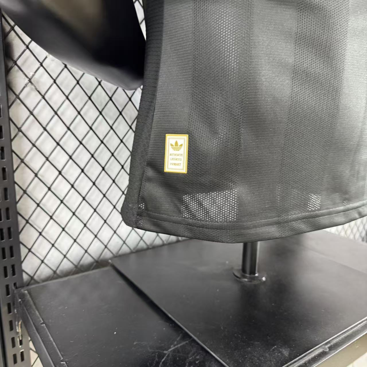 2025/2026 Liverpool Goalkeeper Football Shirt (Player)