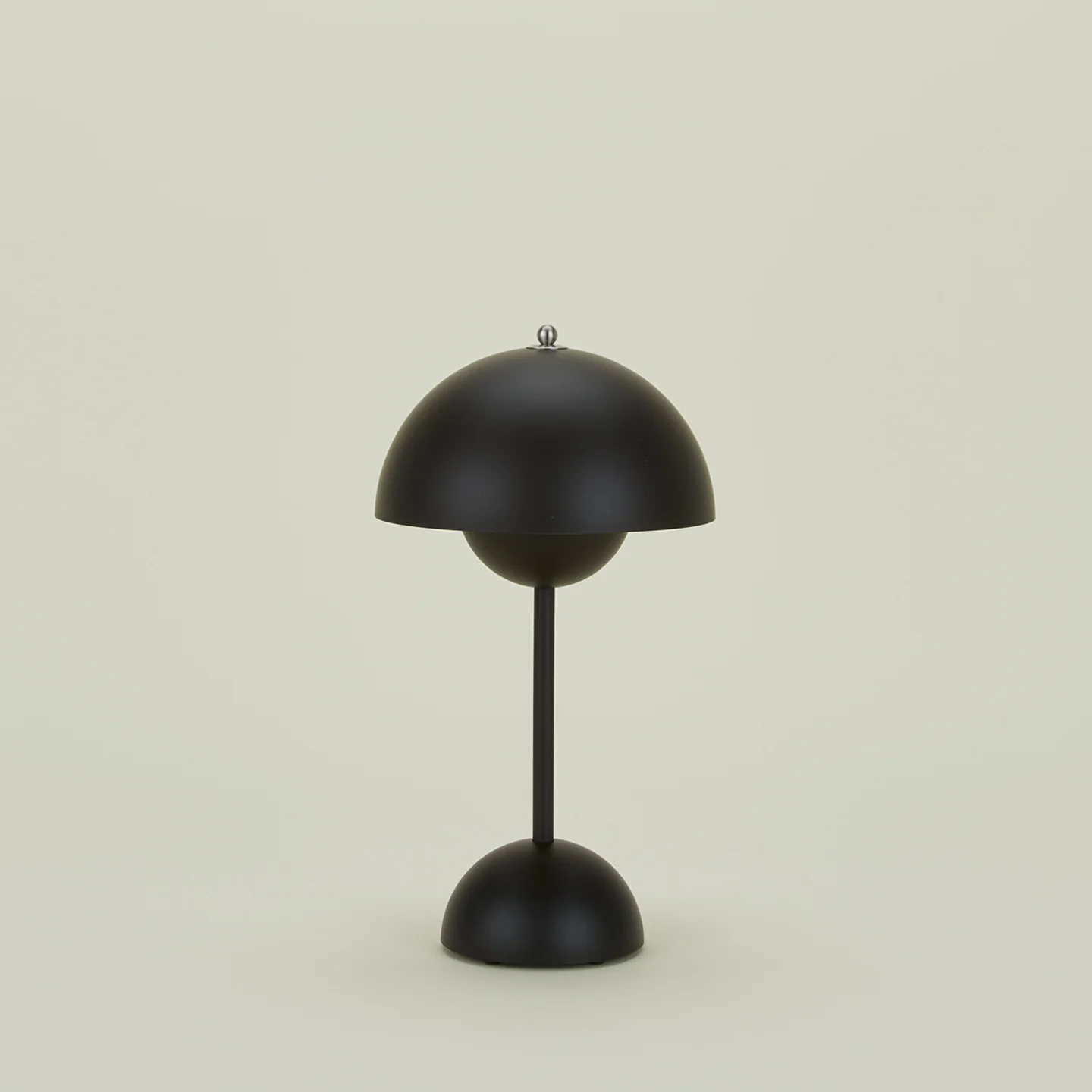 Flowerpot Portable Lamp - Matte Black