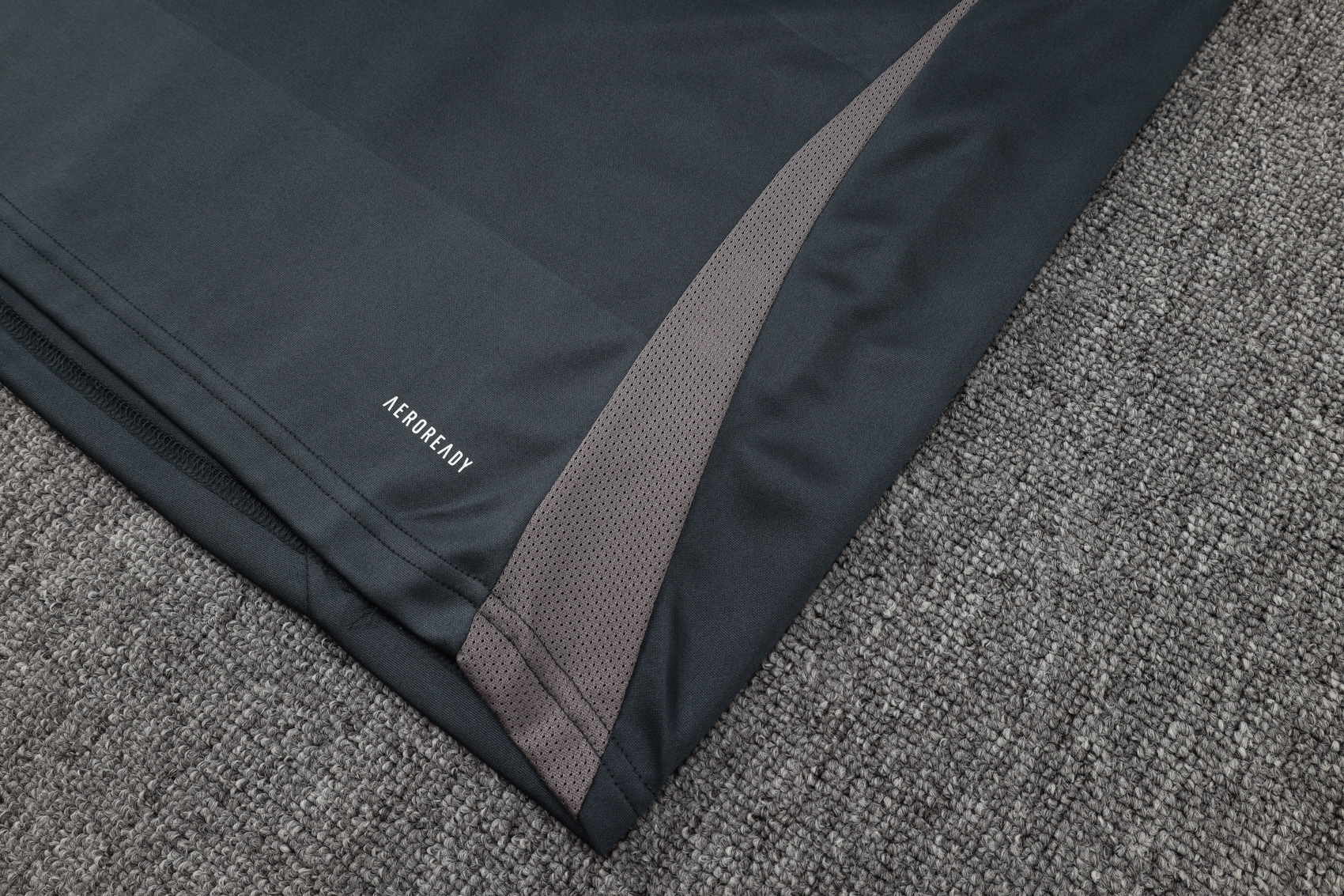 2024/2025 Real Madrid Grey Adult Half Zip Training Kit (Adult Kit)