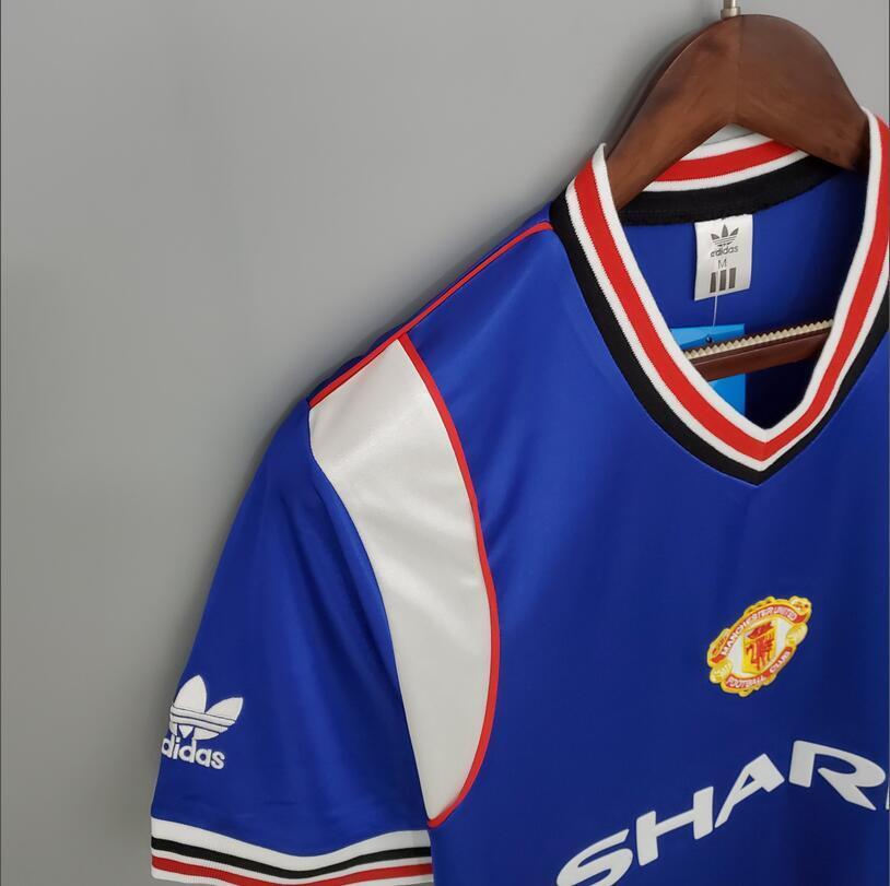 85/86 Manchester United Away retro football jersey