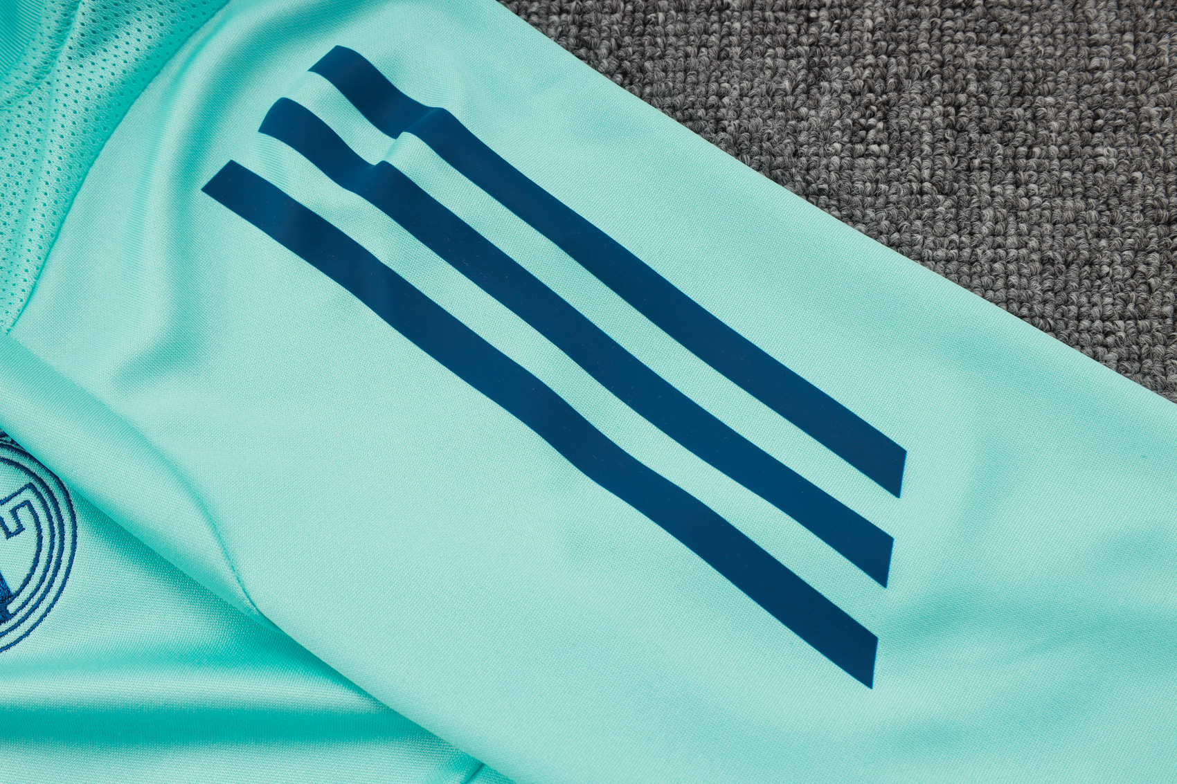 2024/2025 Real Madrid Light Green Adult Half Zip Training Kit (Adult Kit)