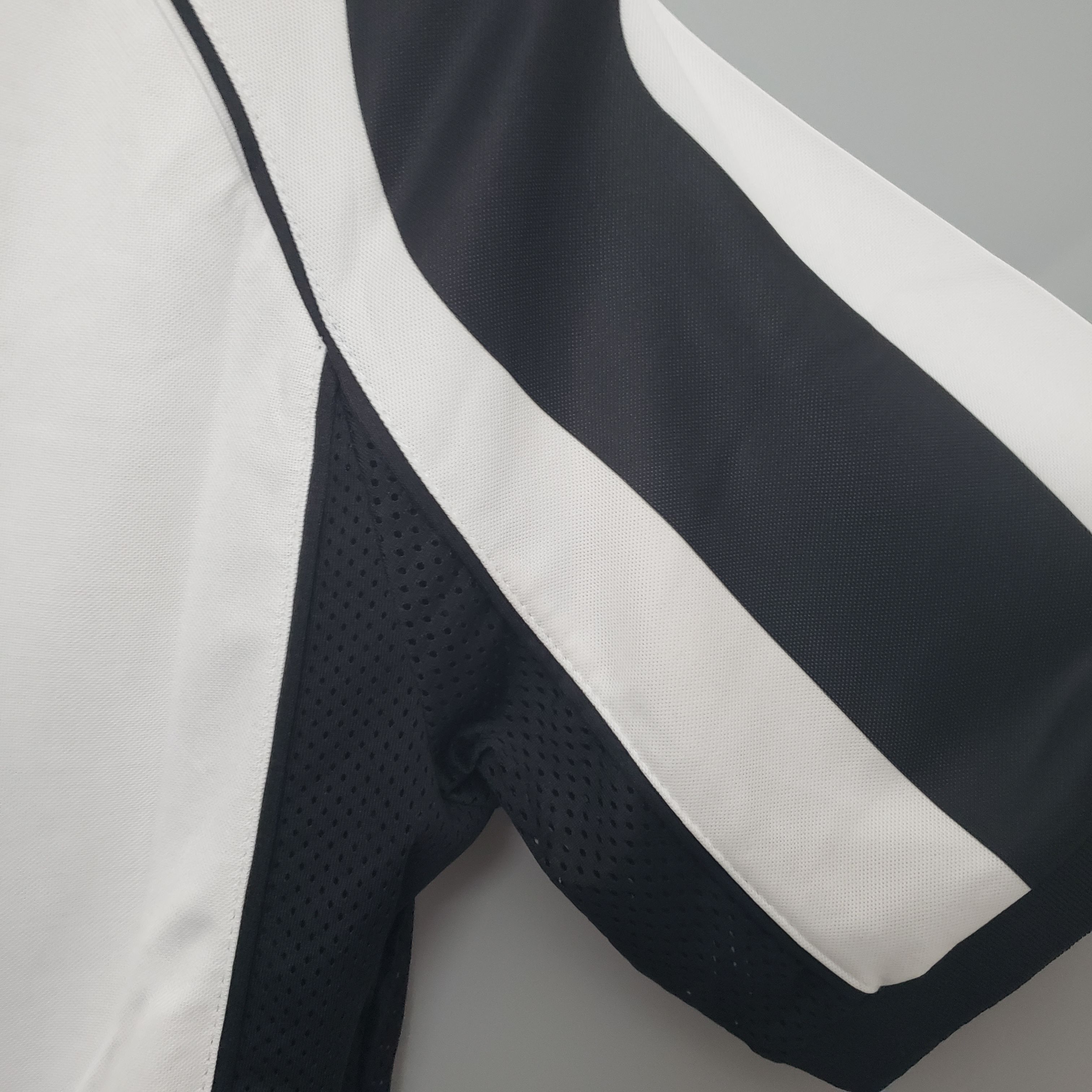 1997/1998 Juventus Home Retro Football Shirt