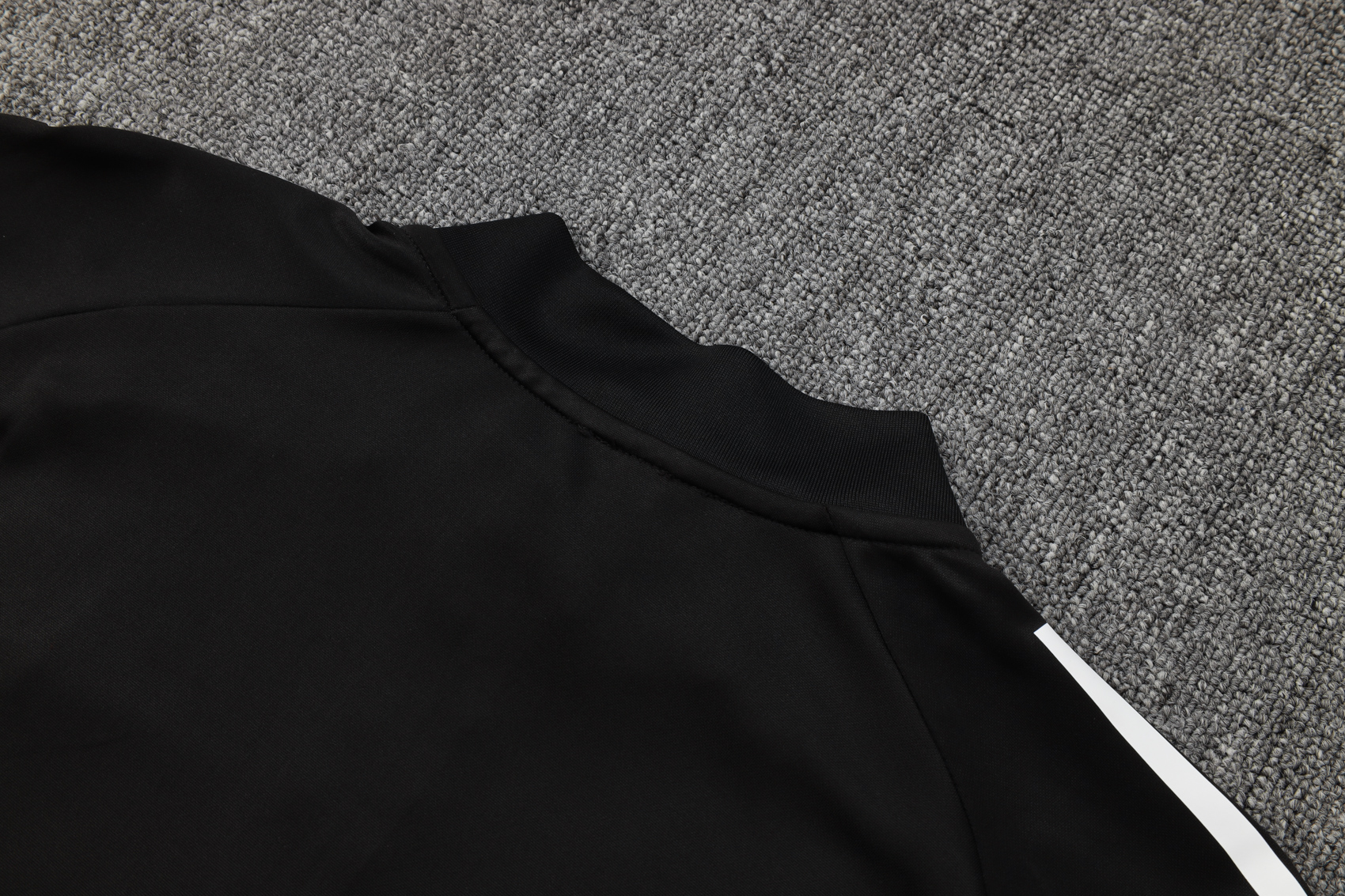 2024/2025 Real Madrid Black Adult Half Zip Training Kit (Adult Kit)