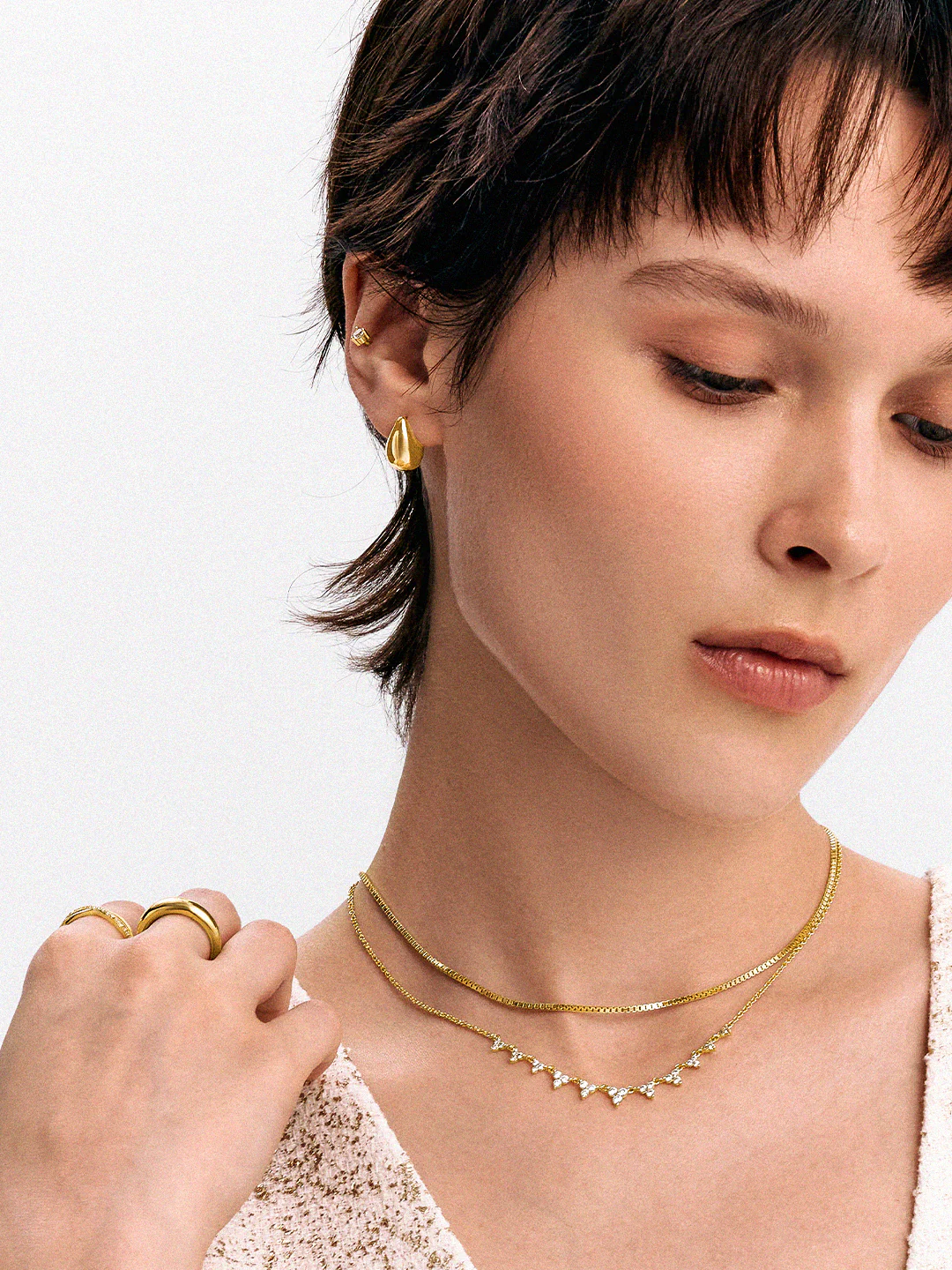 Middle Teardrop Hoops