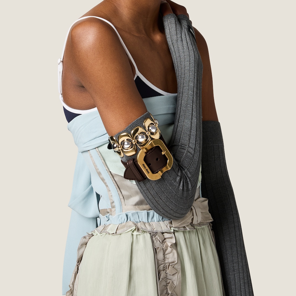 Leather bracelet with buckle