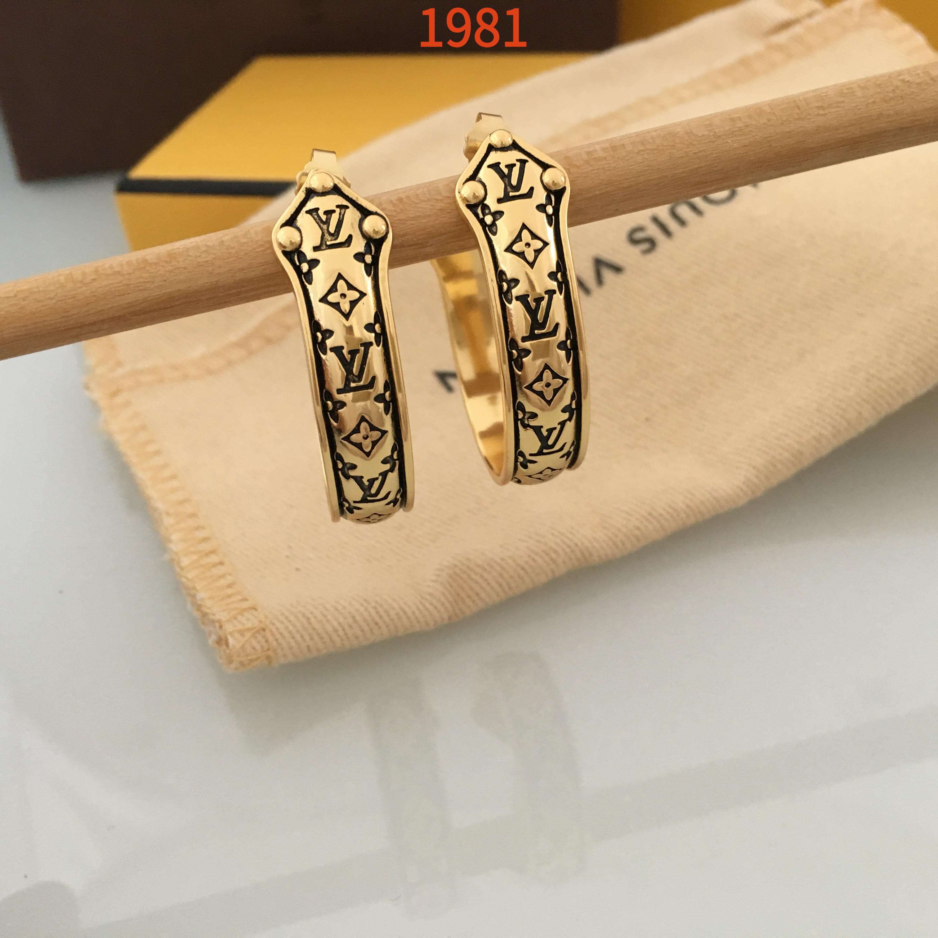 Earrings jewelry,no box,JC18 1981 1982 - qinlai888
