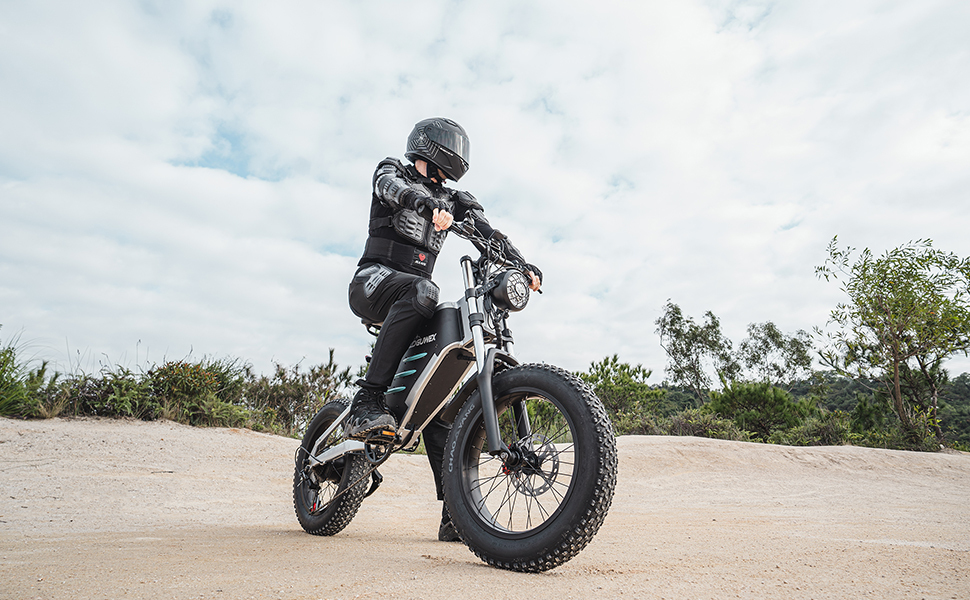 E-bike X5 con pneumatici larghi