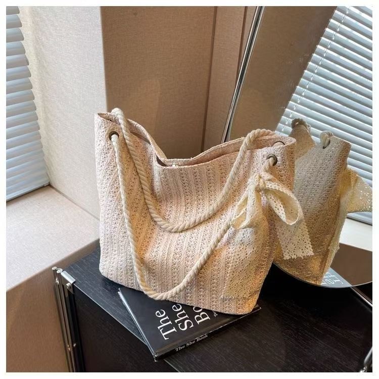 Country-style 2025 versatile woven new straw bag for women - shoulder bag with large capacity, perfect for beach use, relaxed and laid-back style handbag