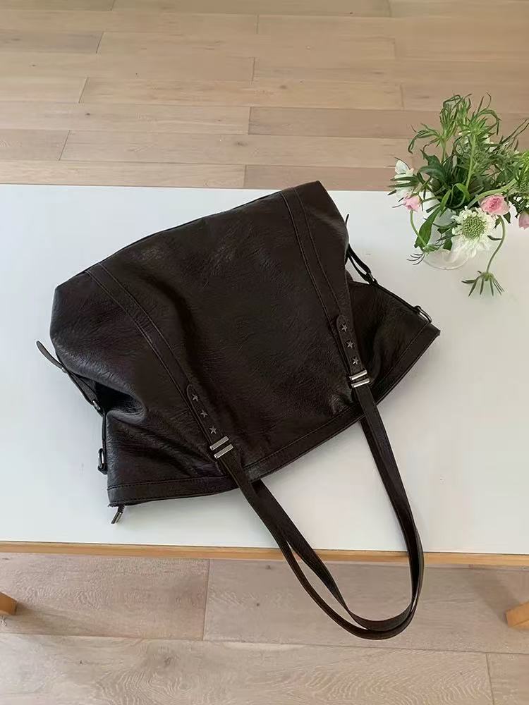 Large capacity bag - versatile women's single shoulder bag in black for daily use, soft leather tote bag, casual crossbody bag
