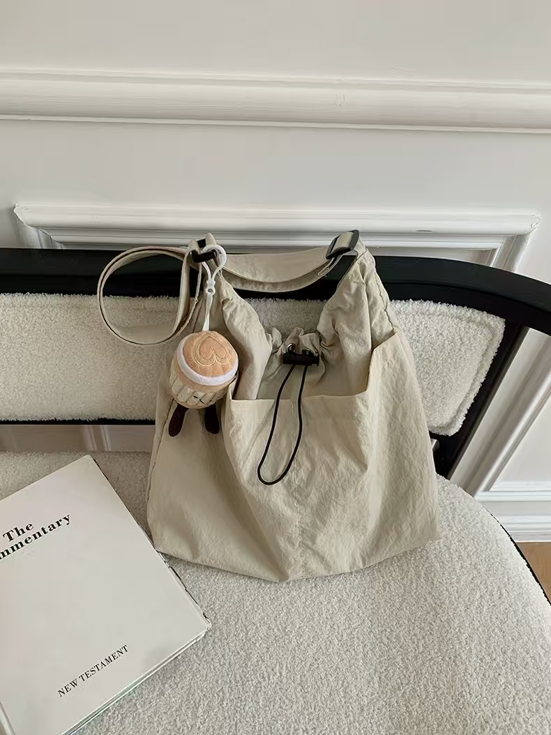 Leisure large bag for women, 2025 new style, fashionable fabric bag, crossbody bag with large capacity, commuting shoulder bag