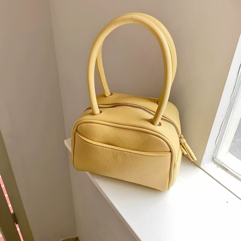 Korean version of early spring new limited edition lychee pattern handbag, stylish and versatile, perfect for carrying essentials, pillow bag, box-shaped small square bag